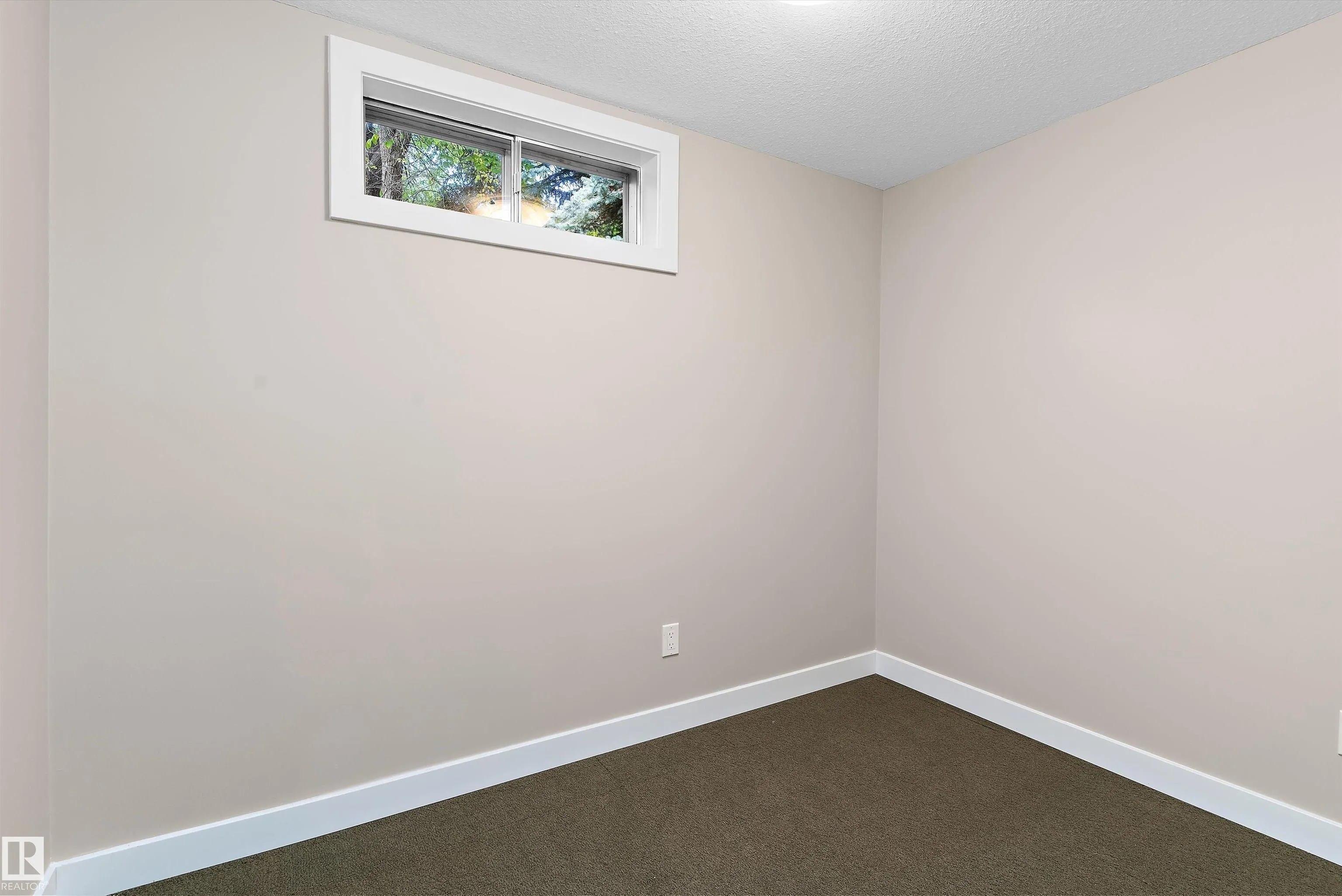 1 LARSON Avenue
