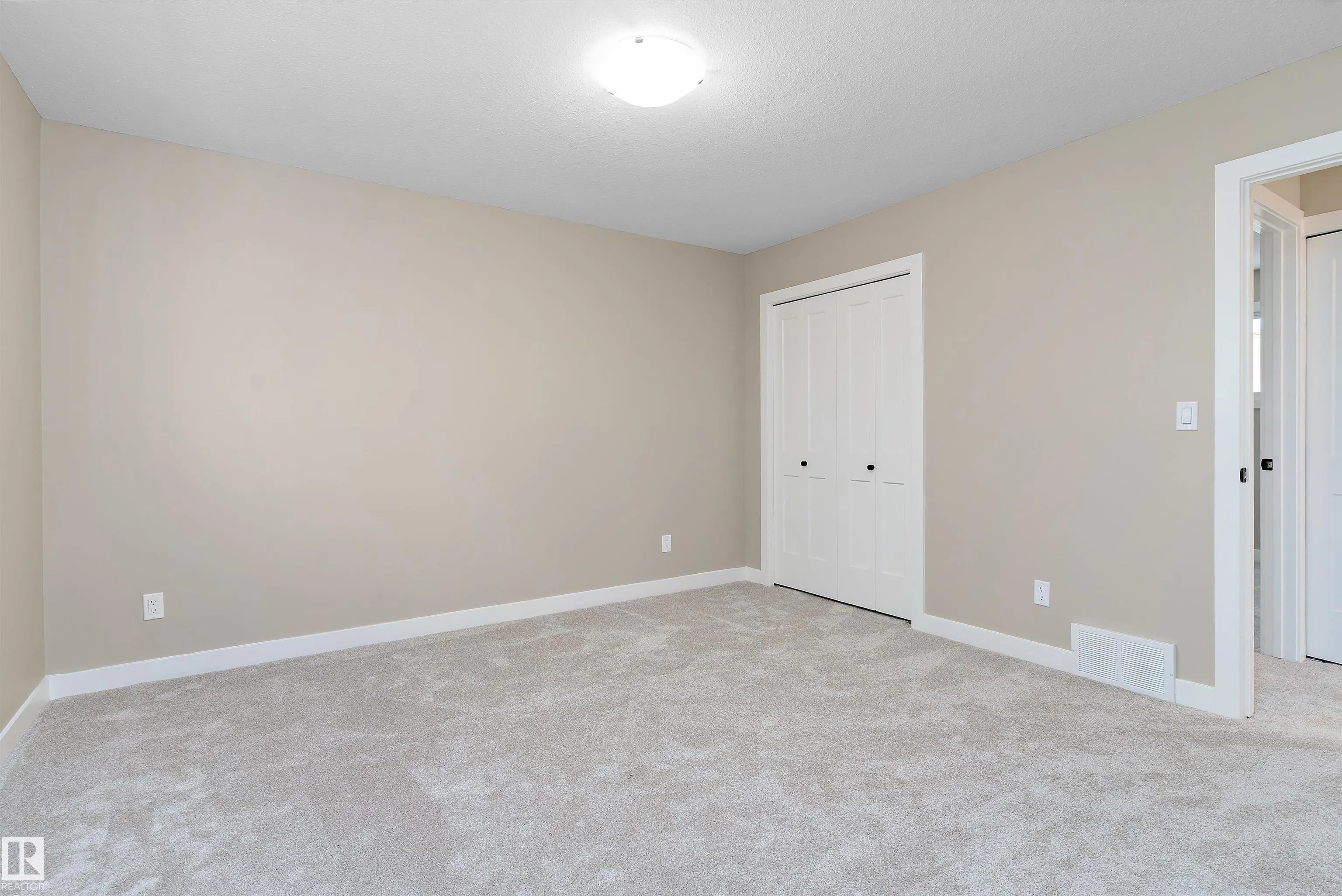 1 LARSON Avenue