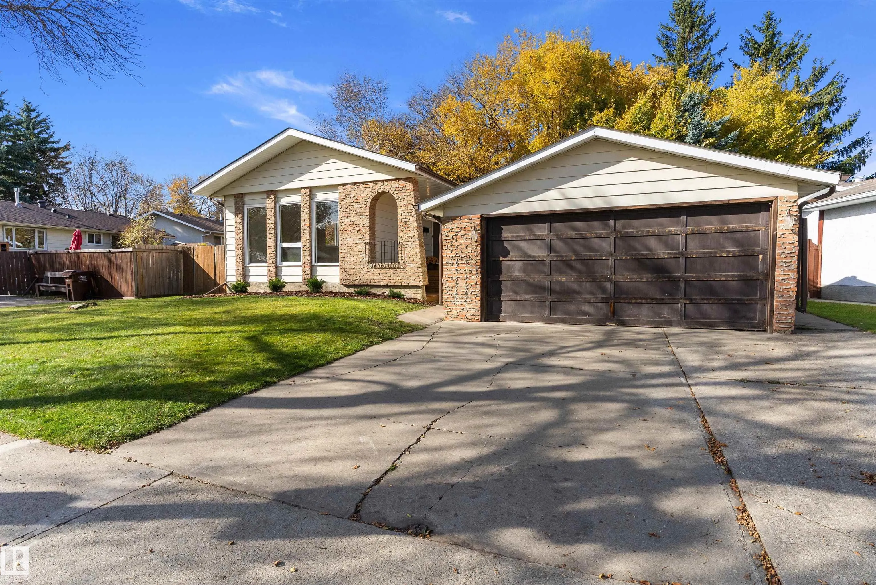 1 LARSON Avenue