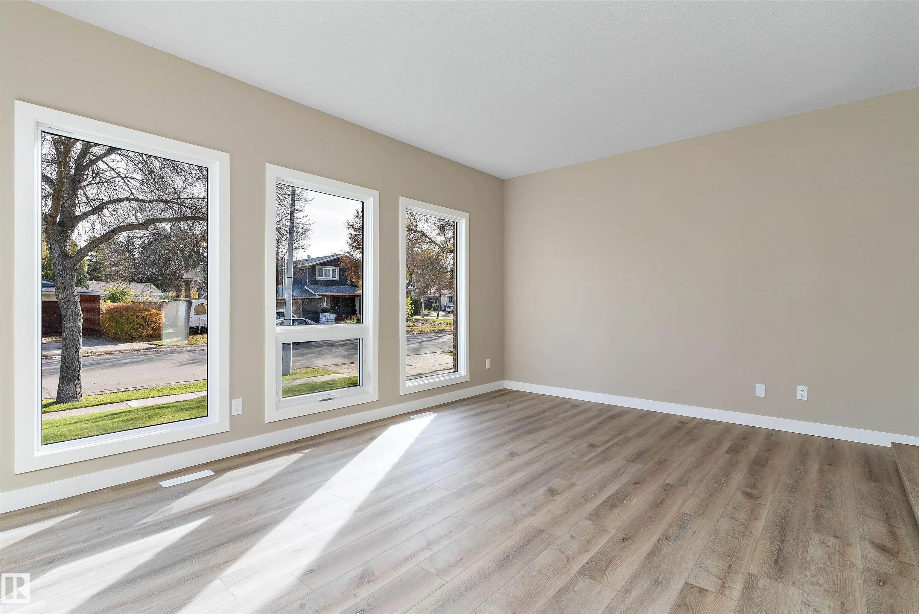 1 LARSON Avenue