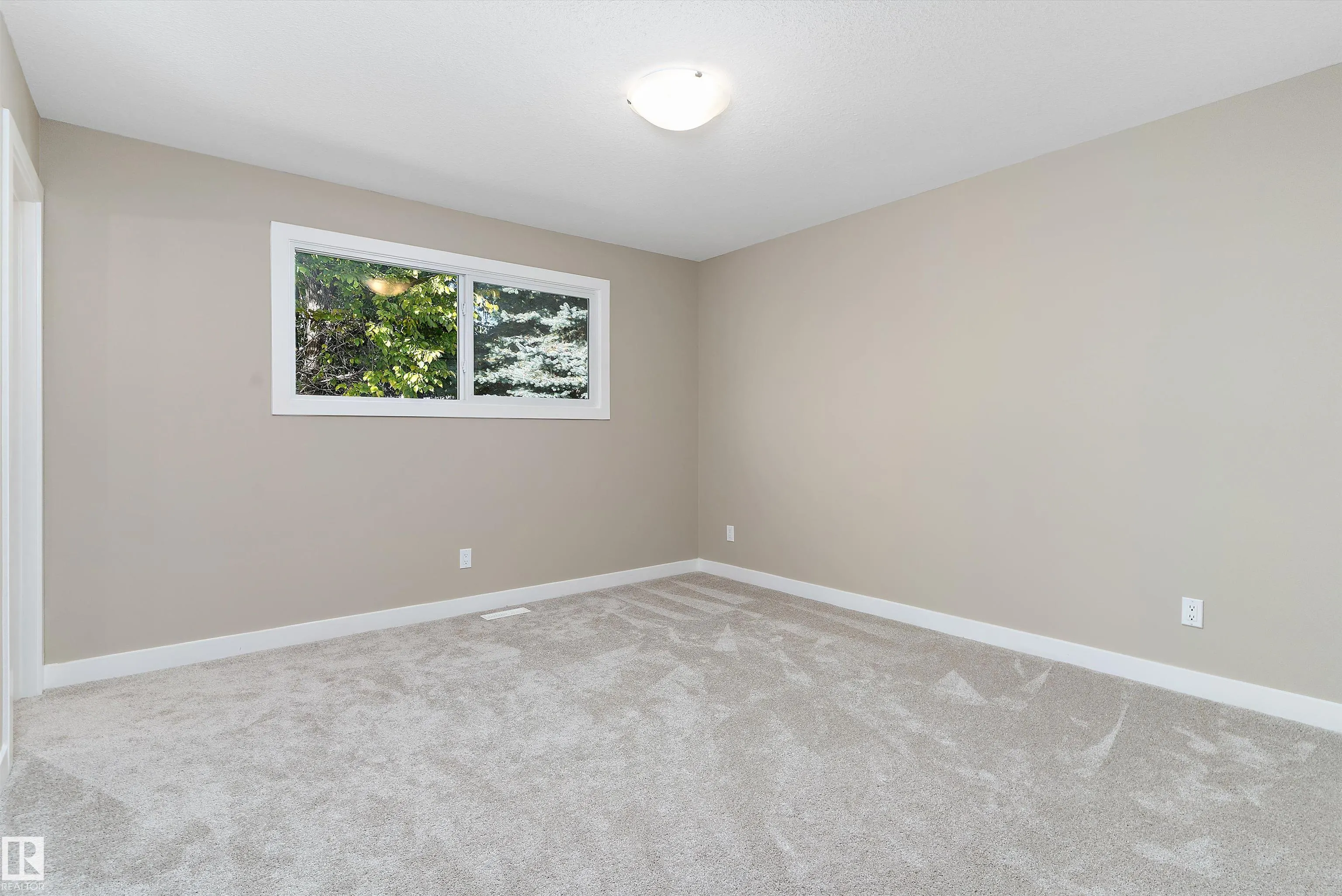 1 LARSON Avenue