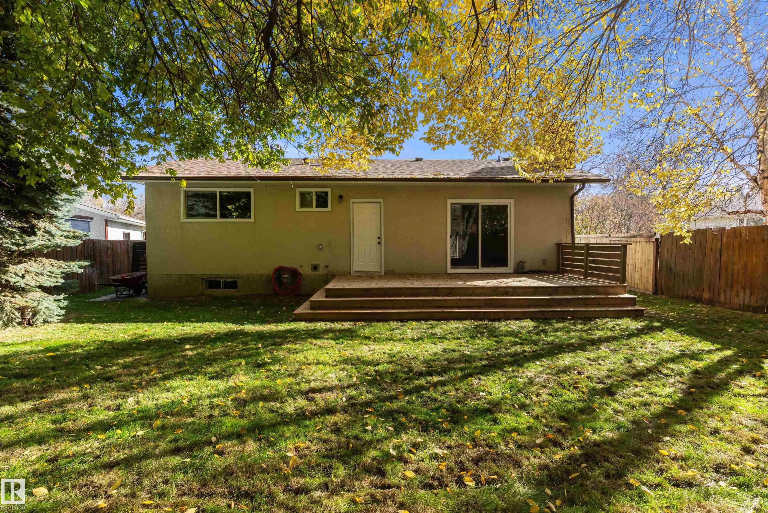 1 LARSON Avenue