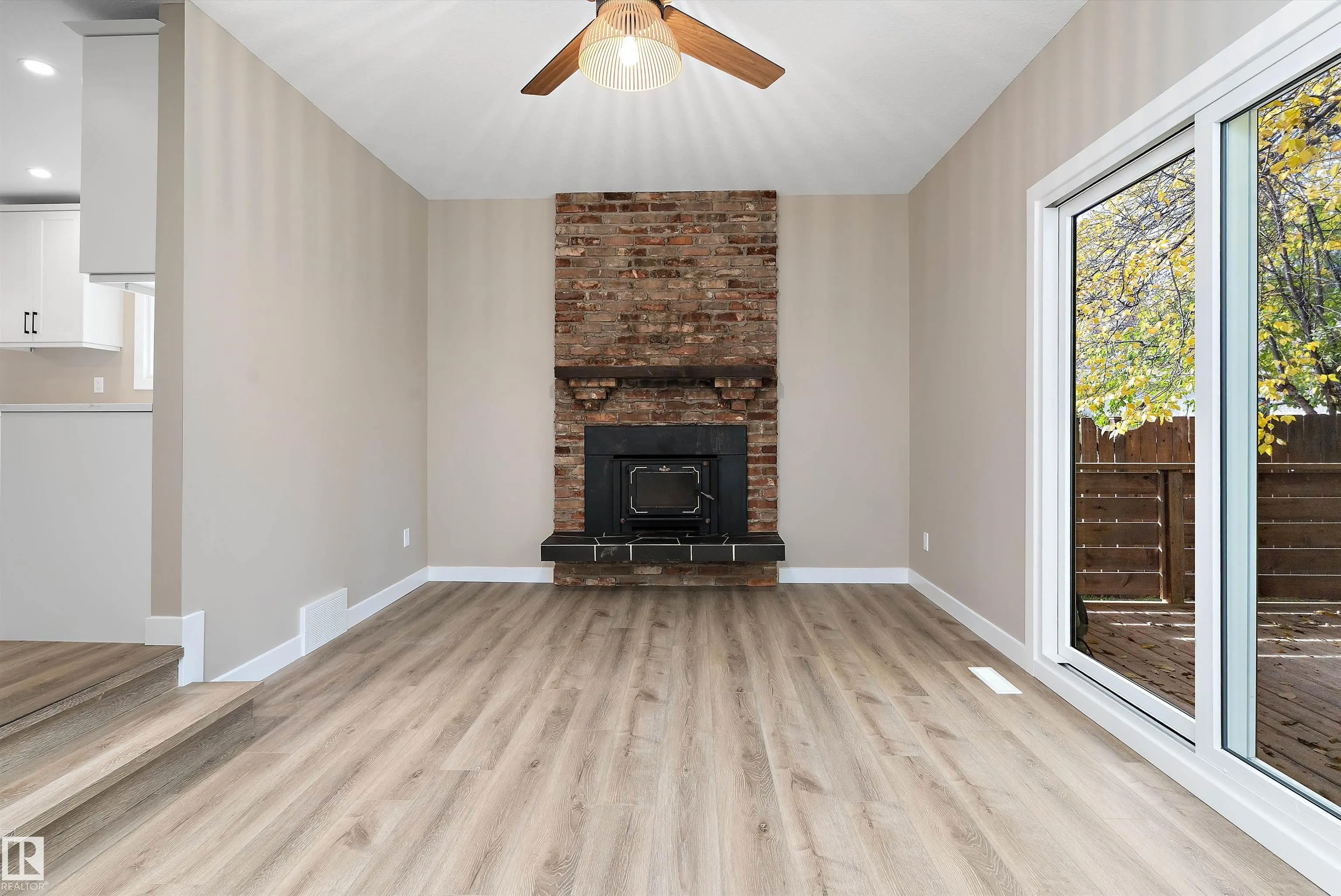 1 LARSON Avenue