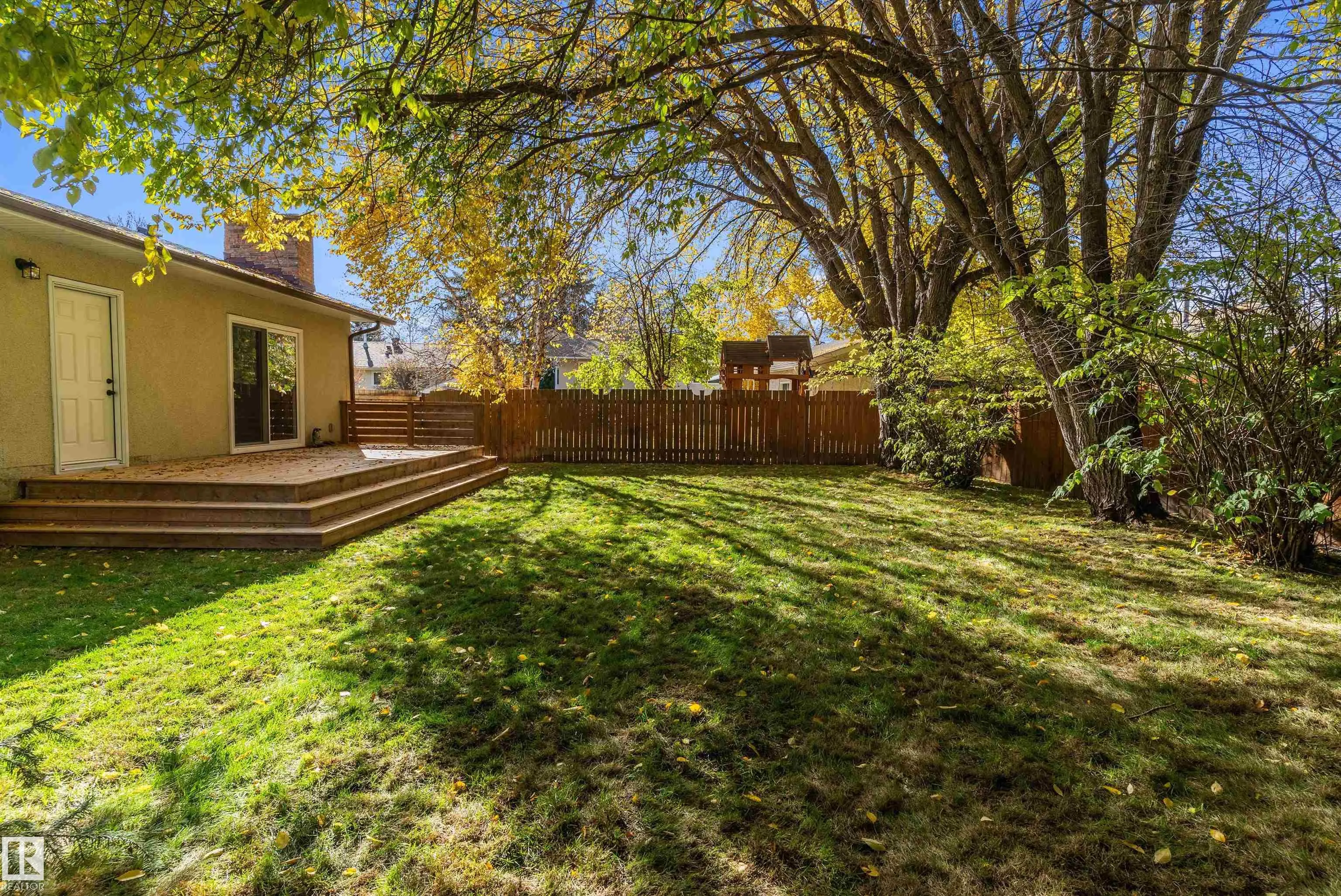 1 LARSON Avenue