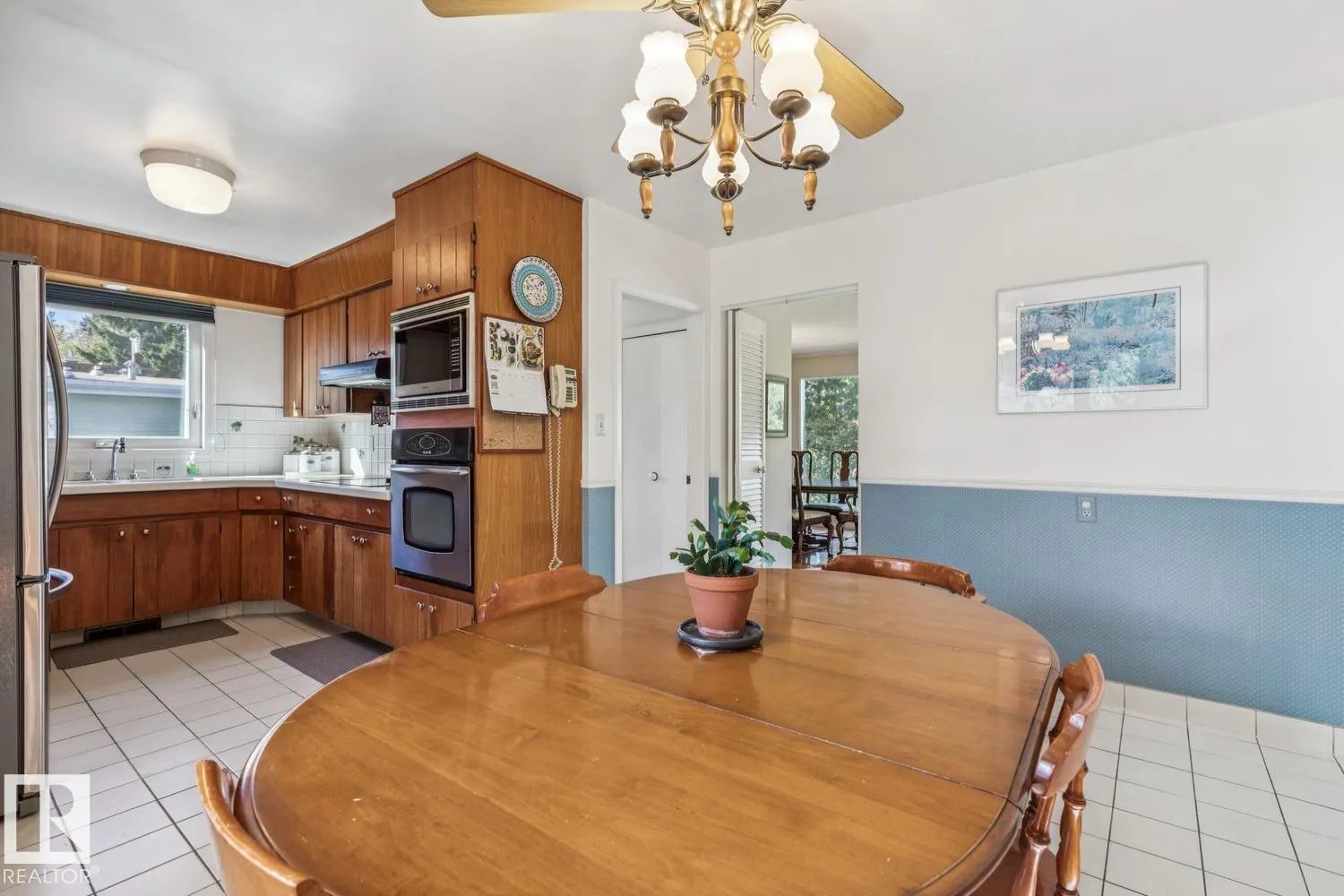 60 QUESNELL Crescent