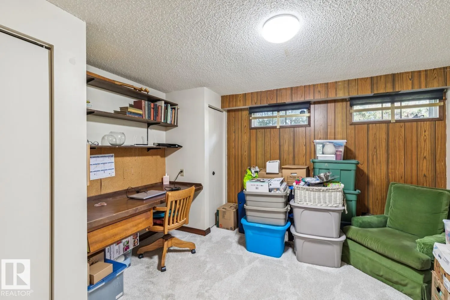 60 QUESNELL Crescent