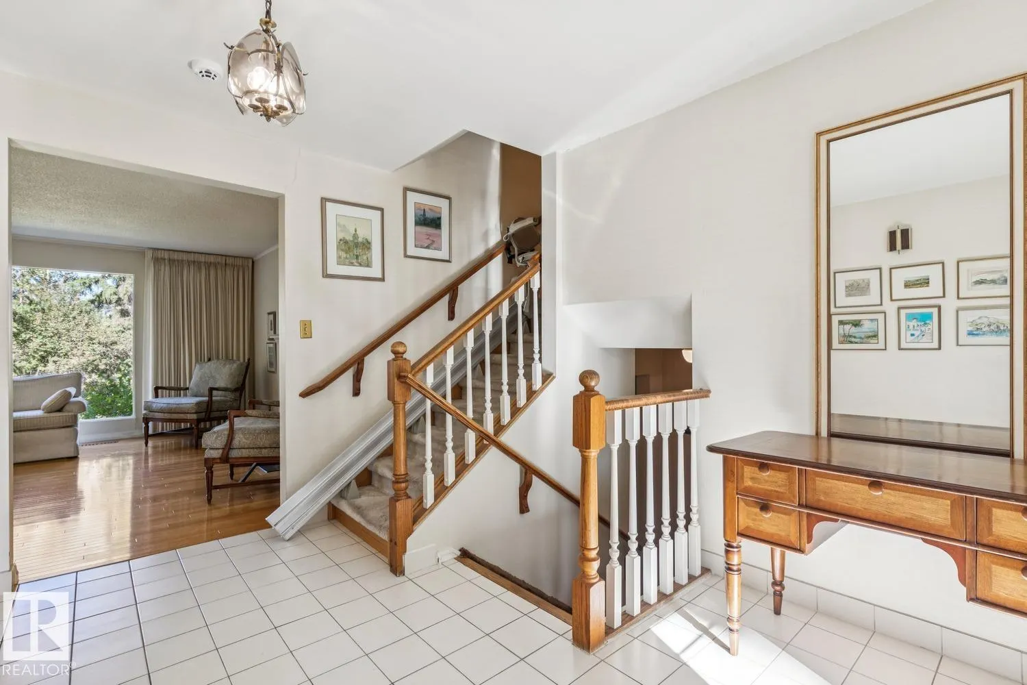 60 QUESNELL Crescent