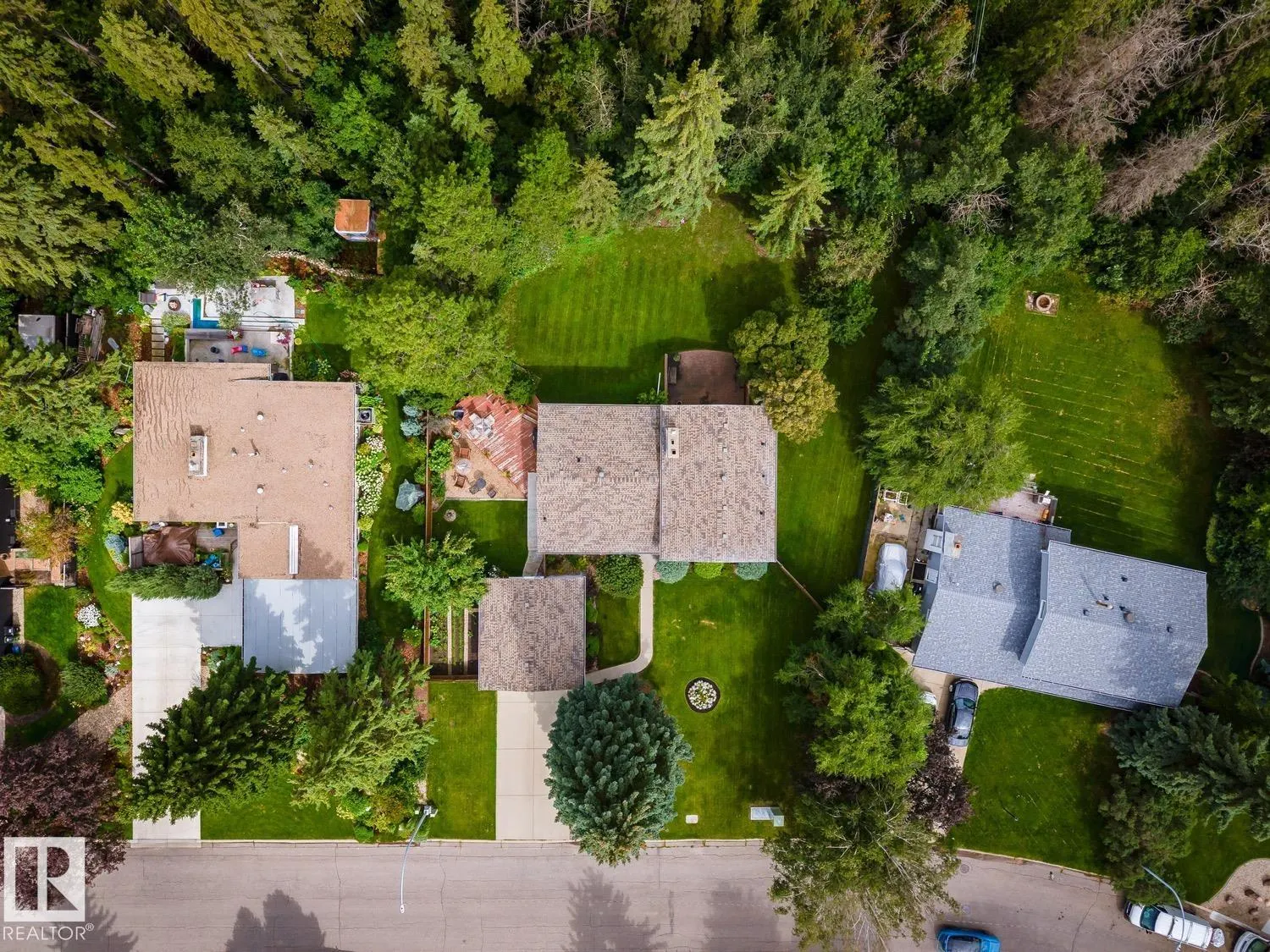 60 QUESNELL Crescent