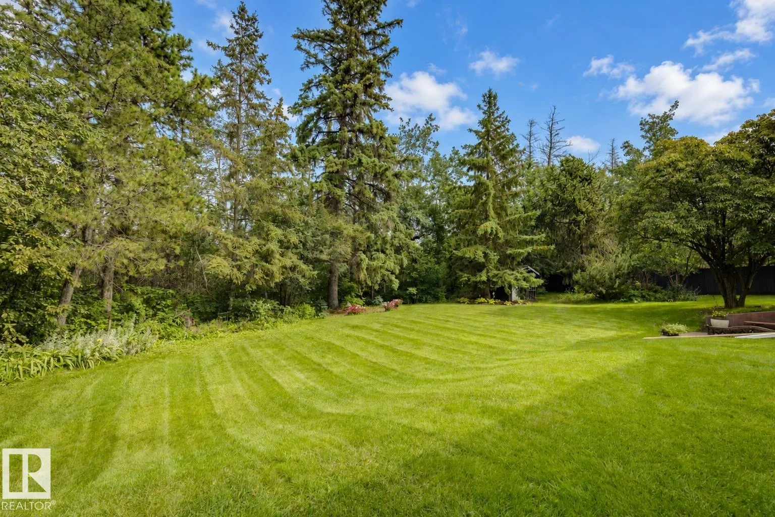 60 QUESNELL Crescent