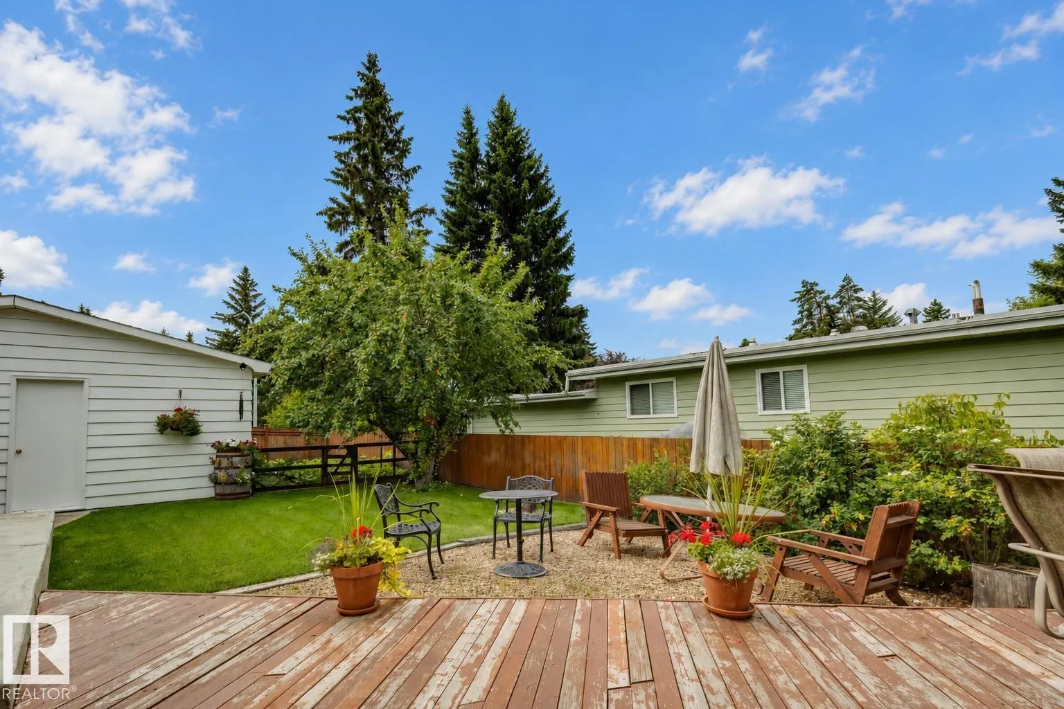 60 QUESNELL Crescent