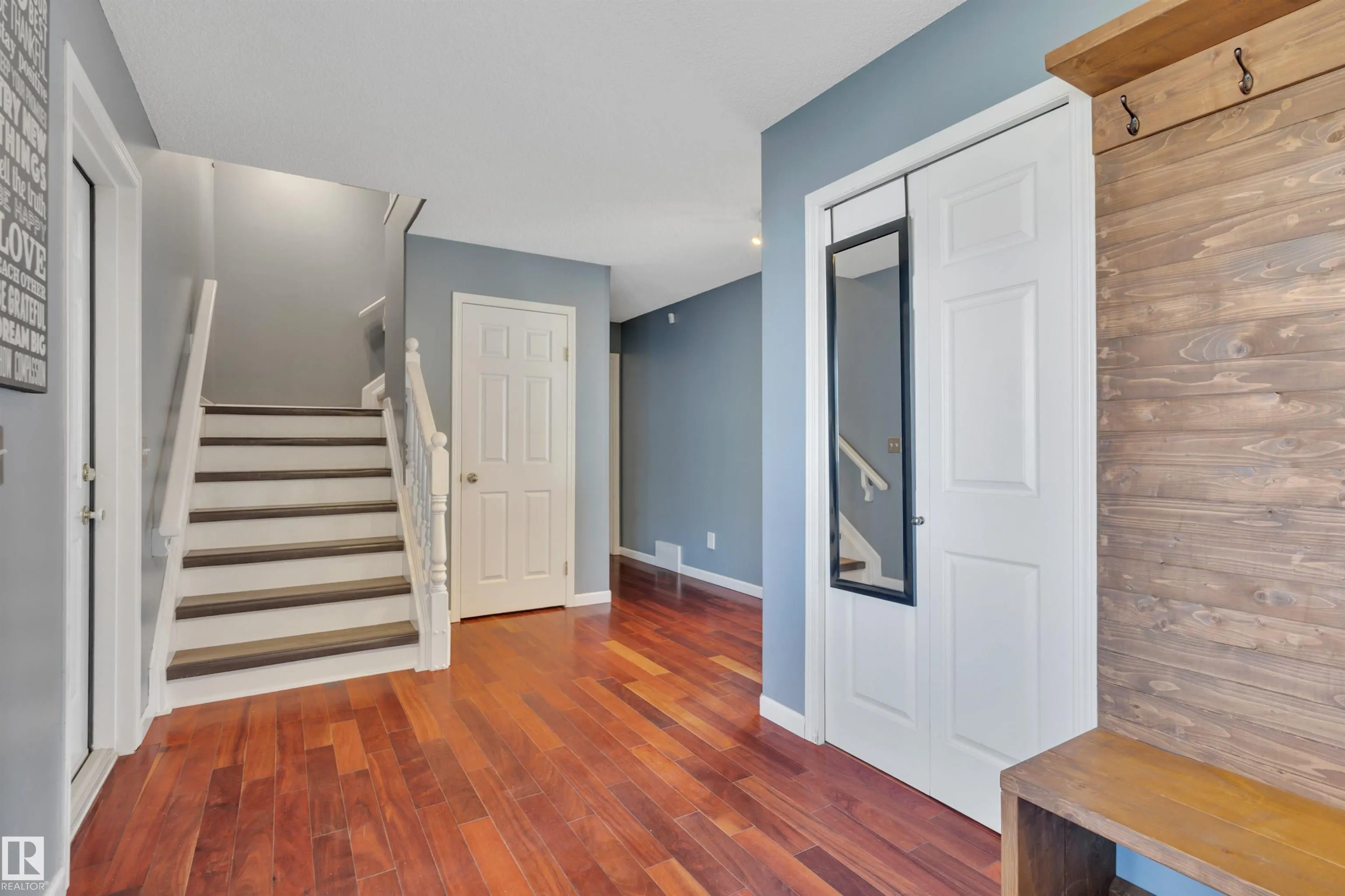 32 MOBERG Road
