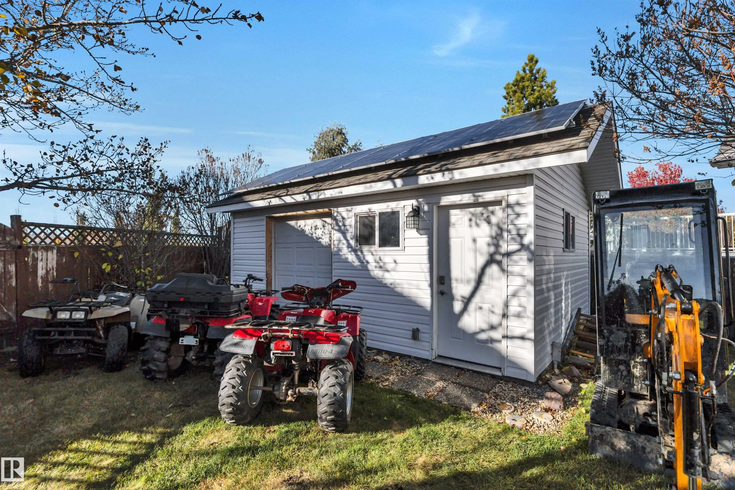 32 MOBERG Road