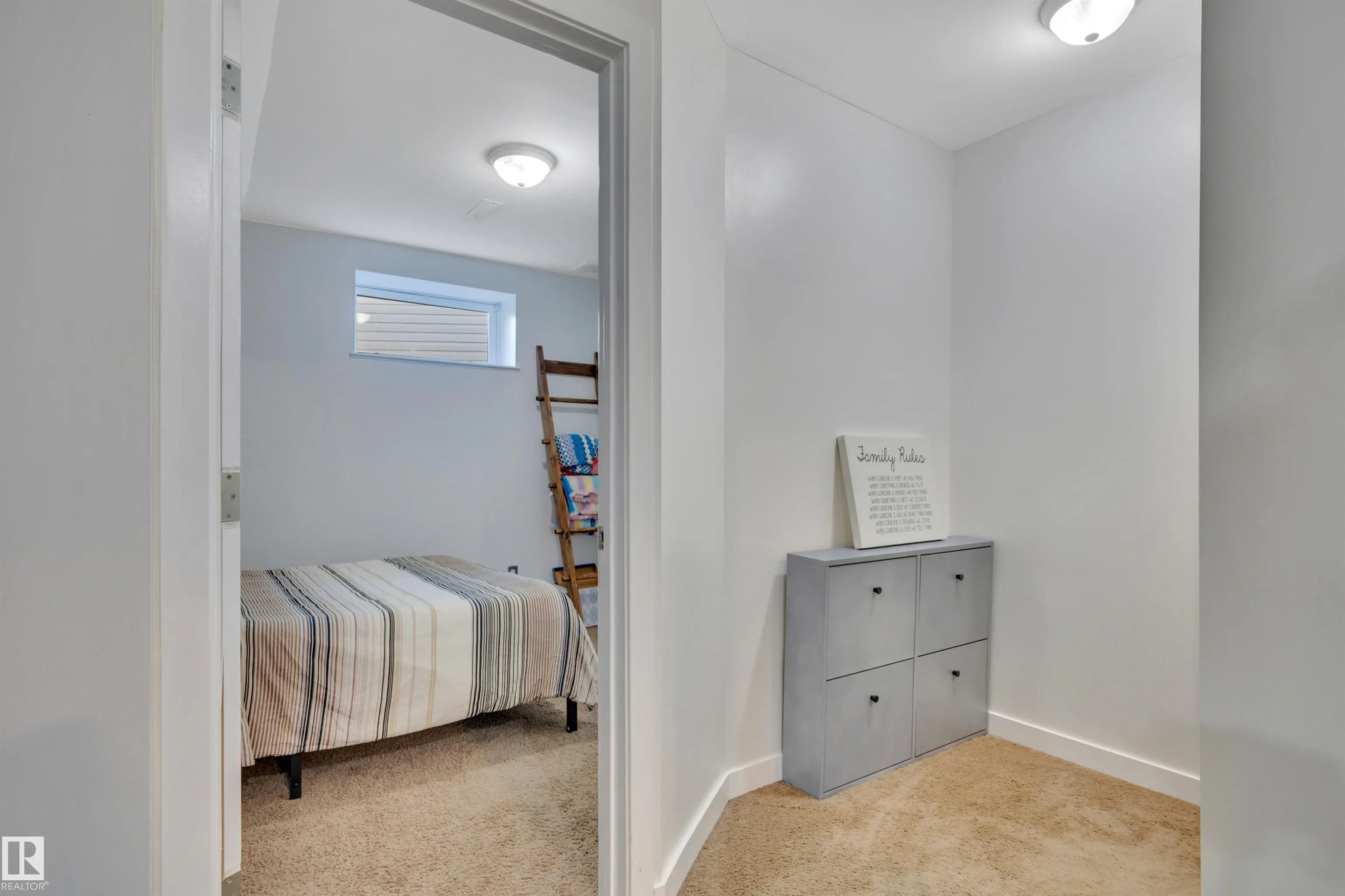 32 MOBERG Road