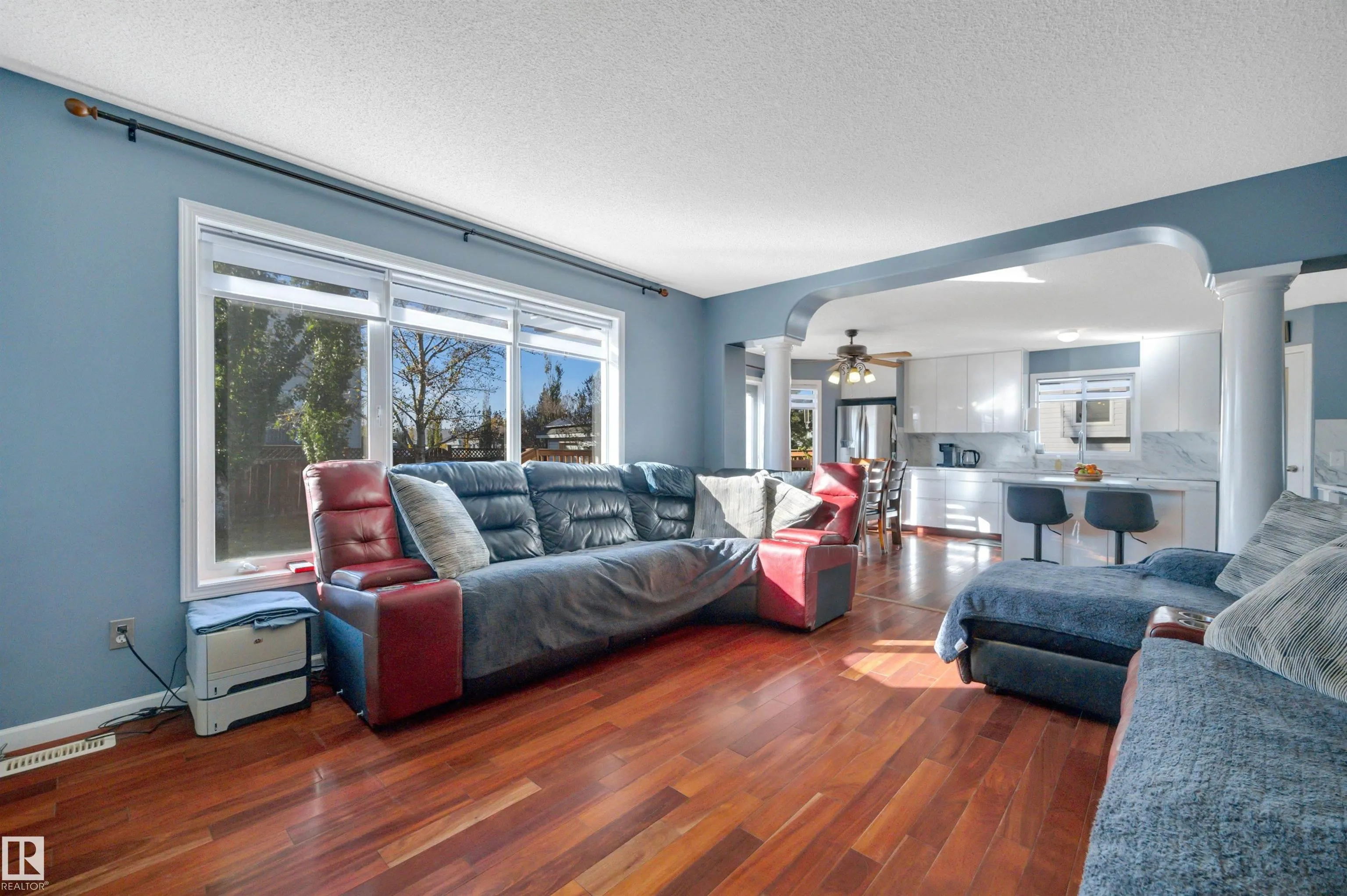 32 MOBERG Road