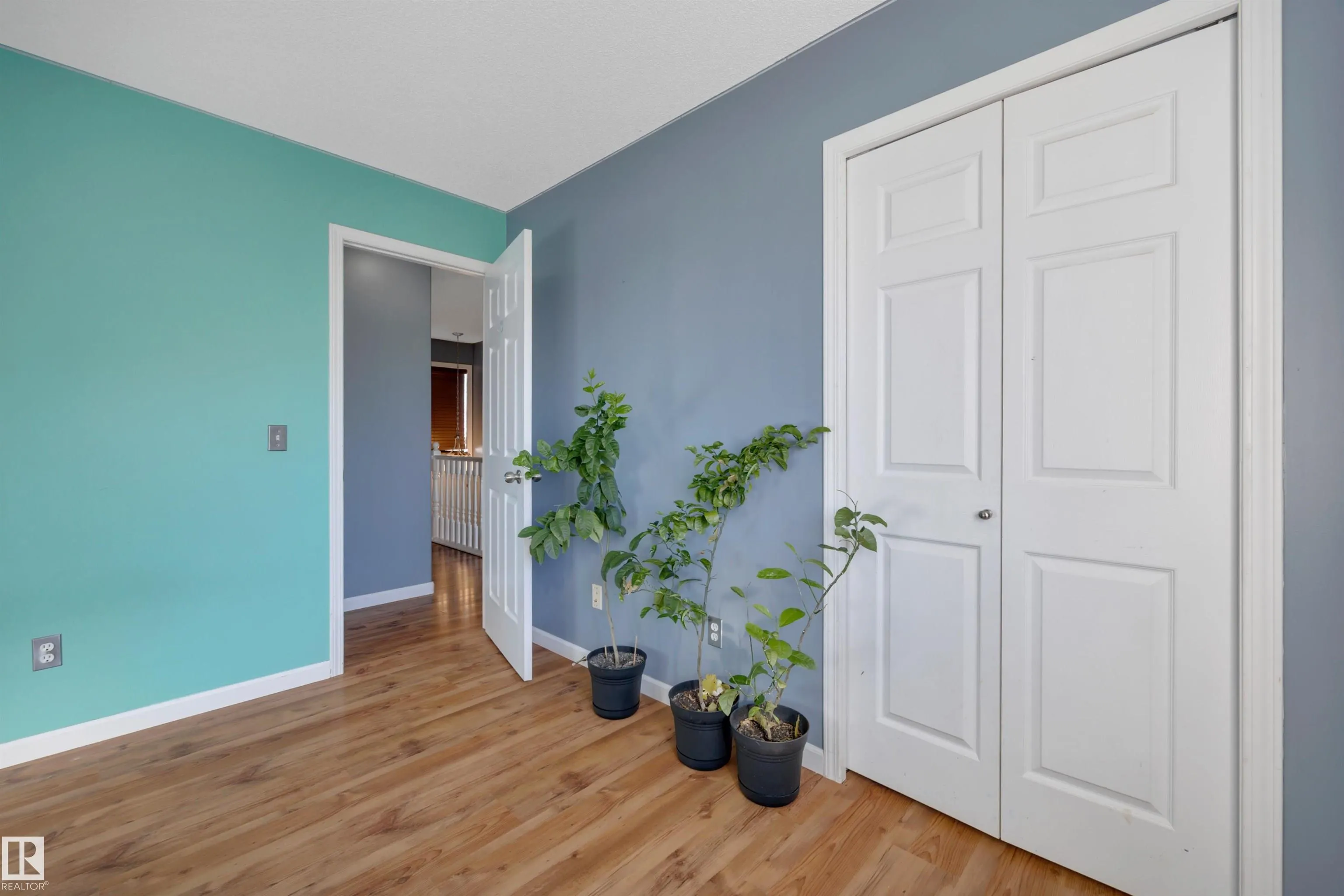 32 MOBERG Road