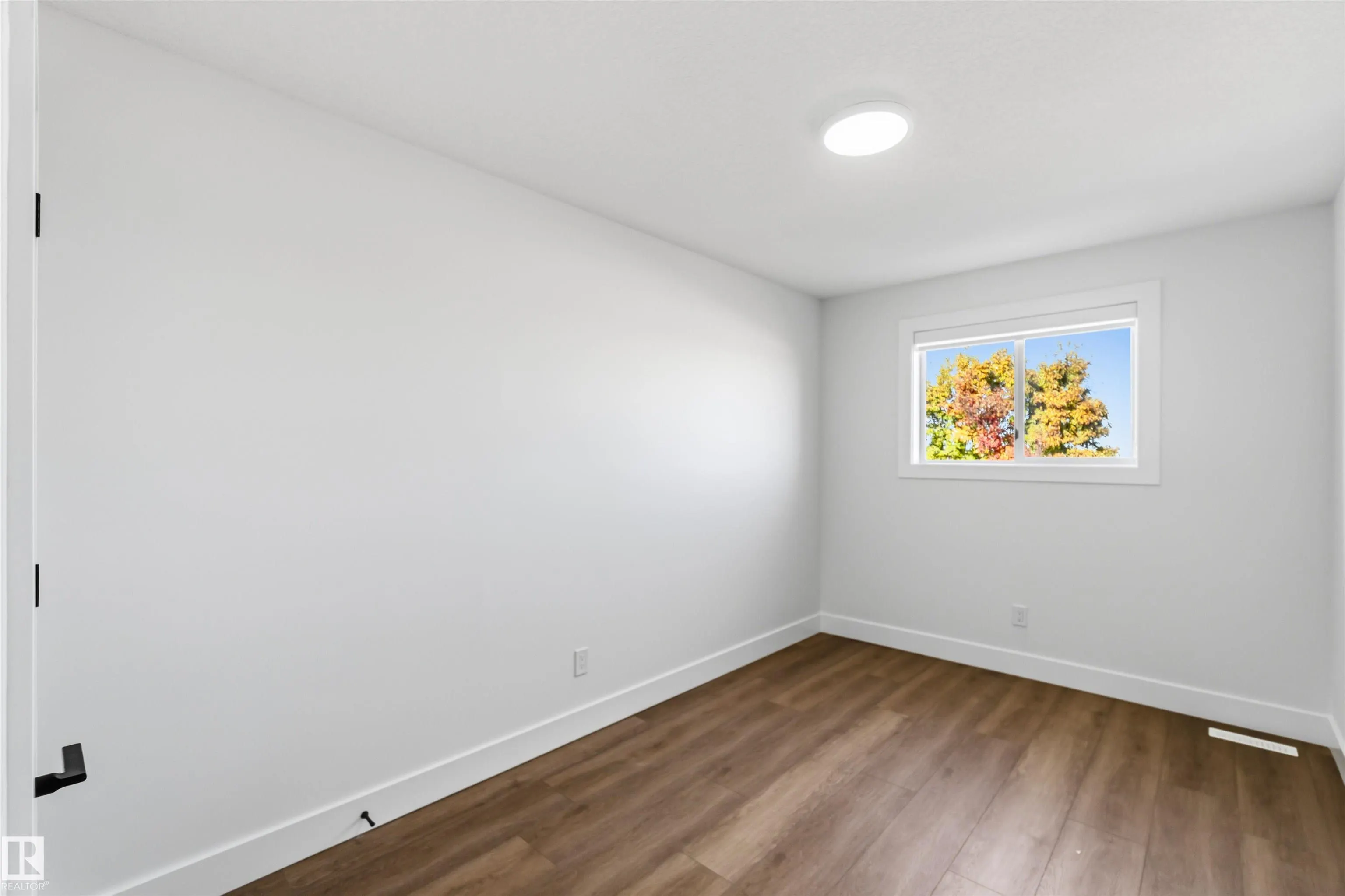 343 JILLINGS Crescent