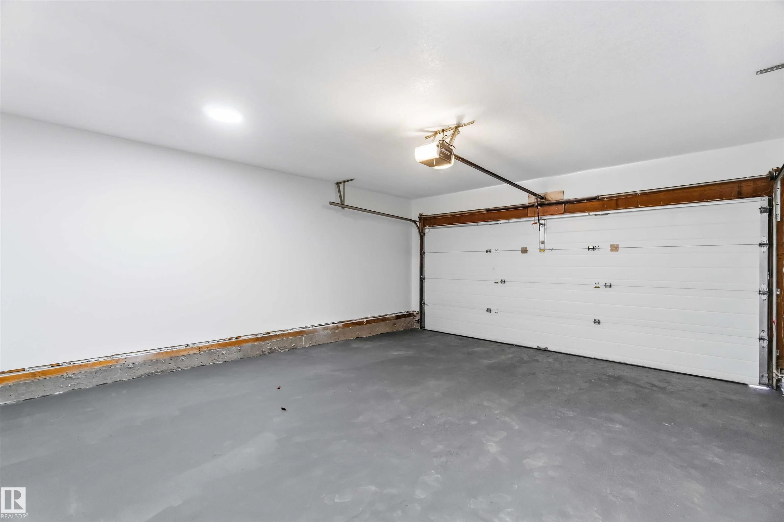 343 JILLINGS Crescent