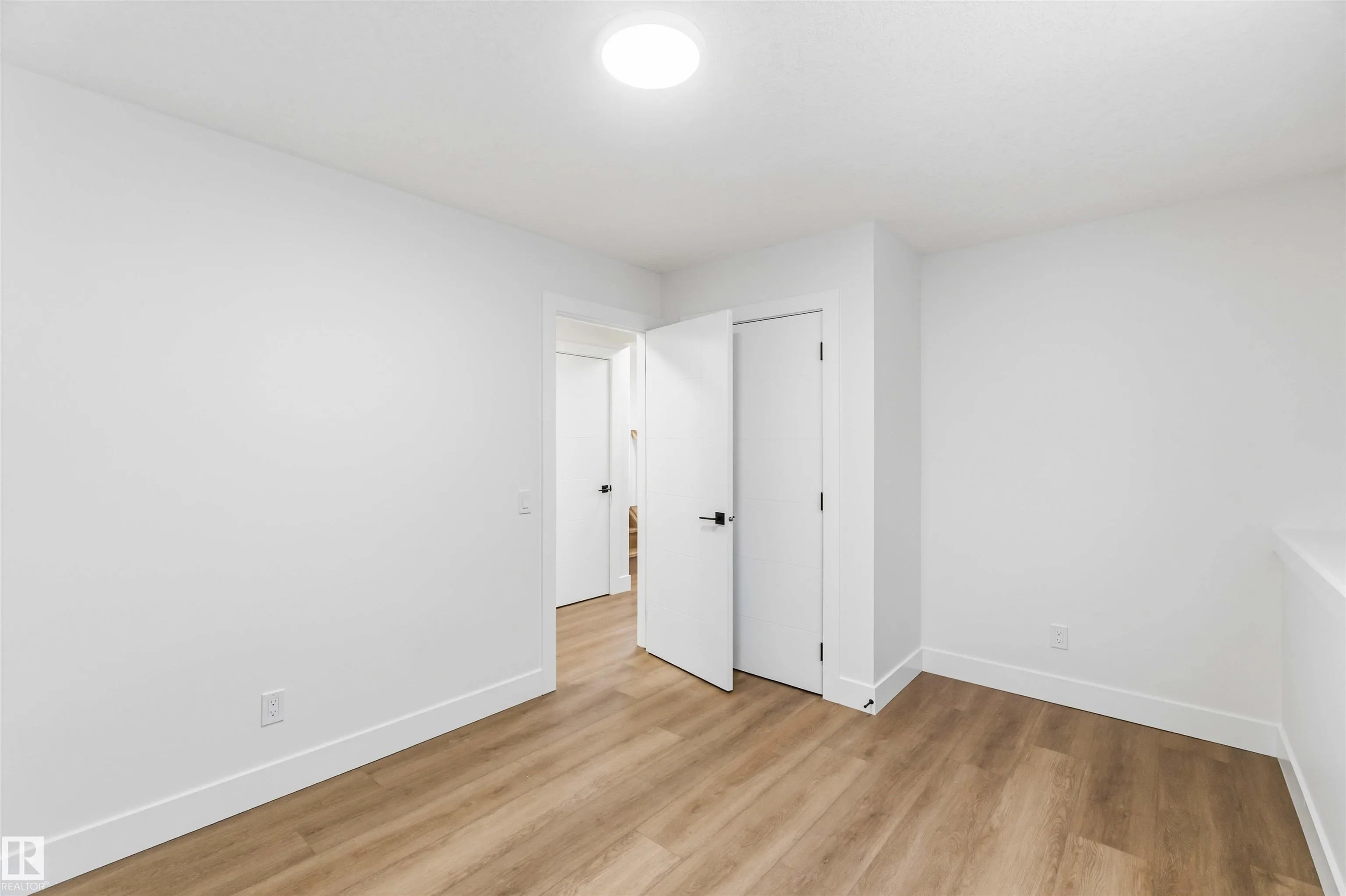 343 JILLINGS Crescent