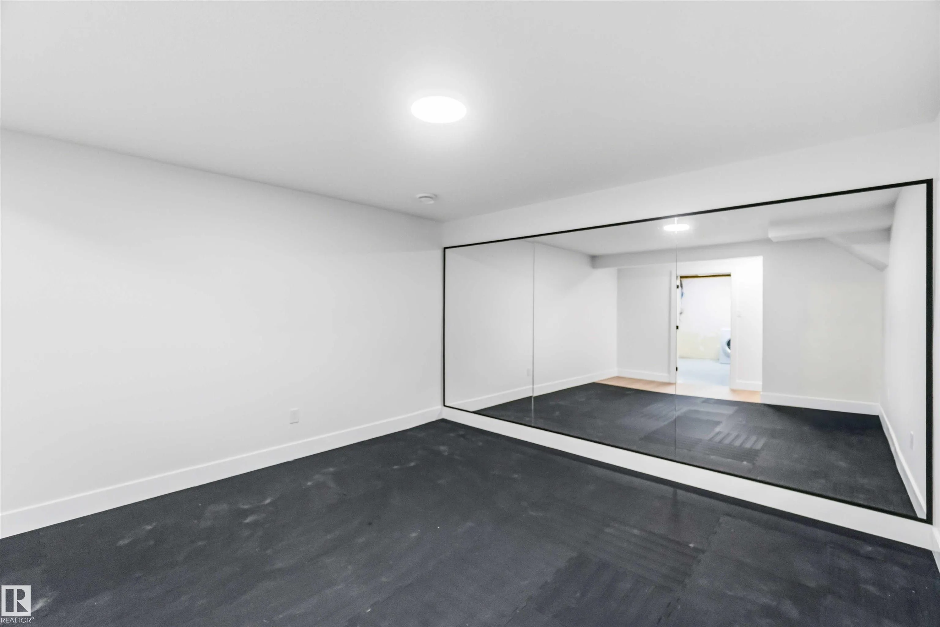 343 JILLINGS Crescent