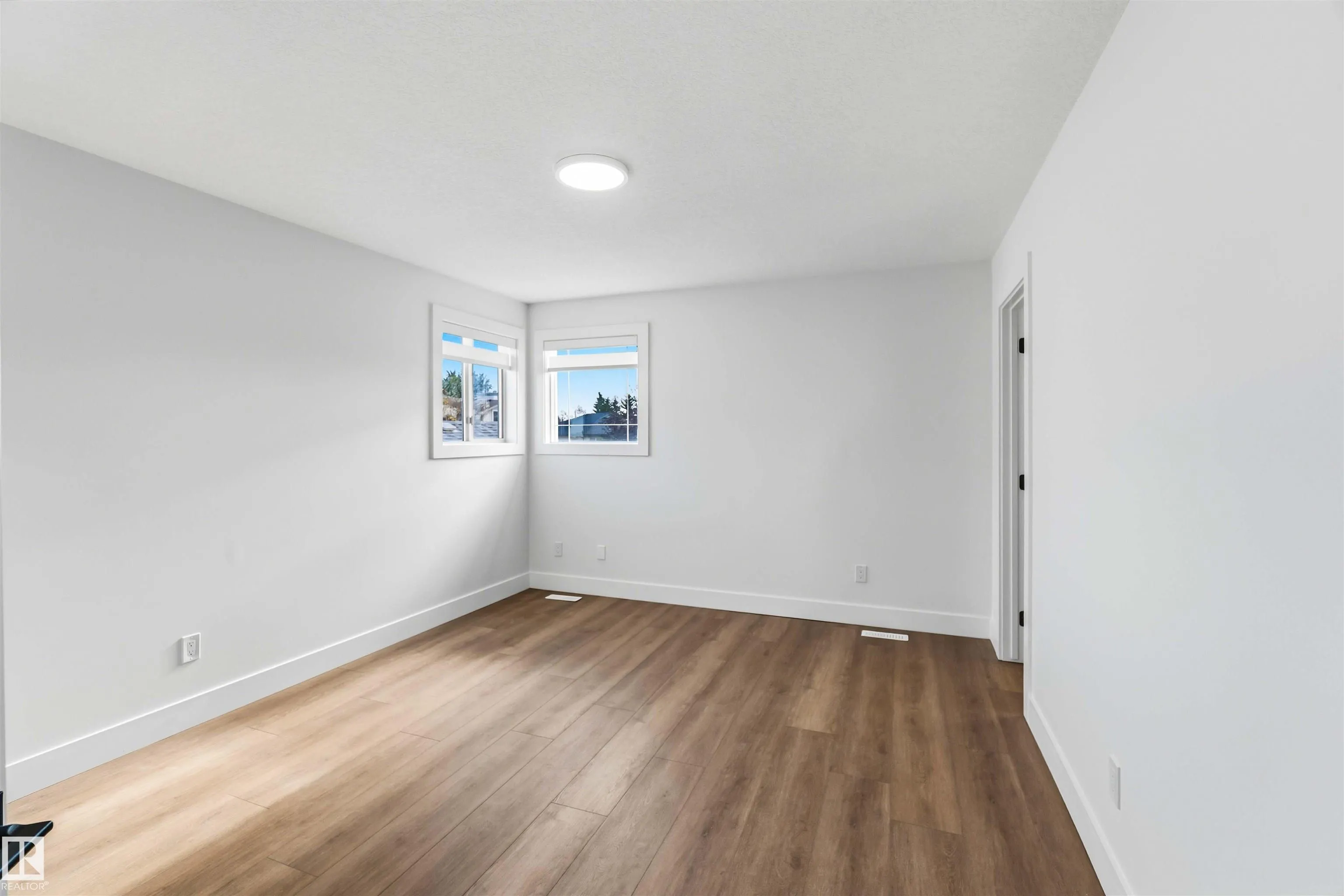 343 JILLINGS Crescent