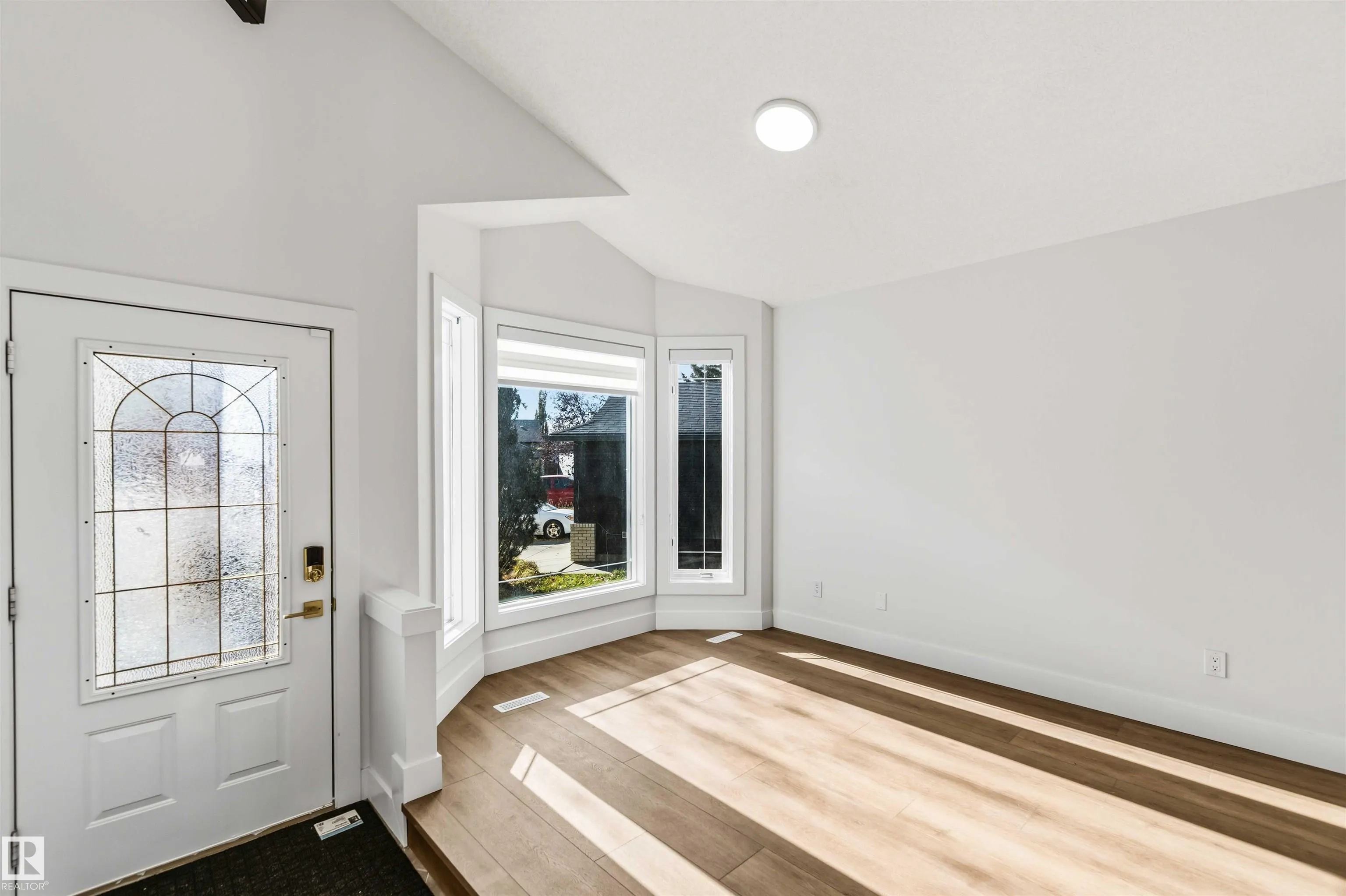 343 JILLINGS Crescent