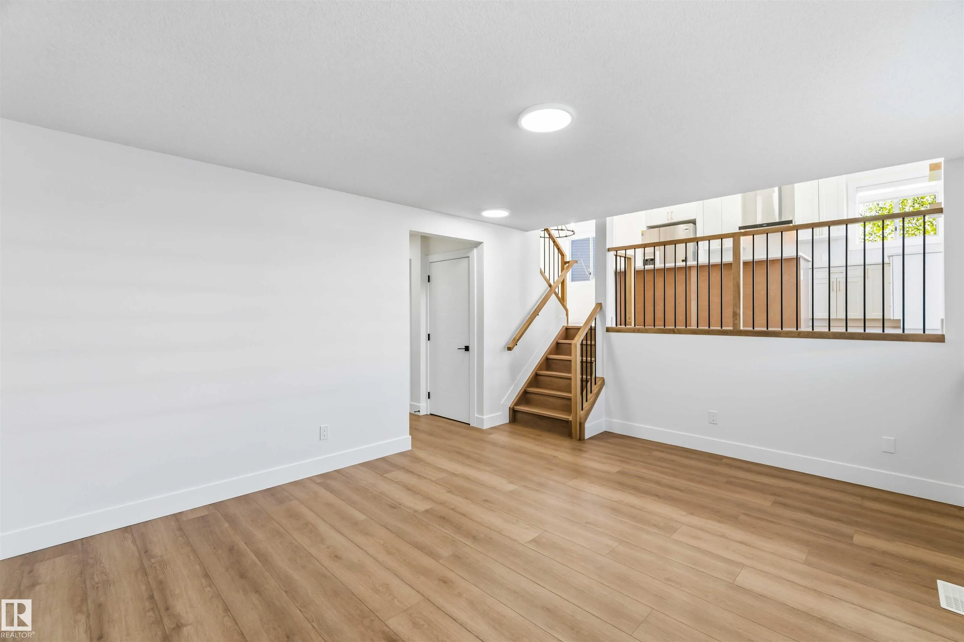 343 JILLINGS Crescent