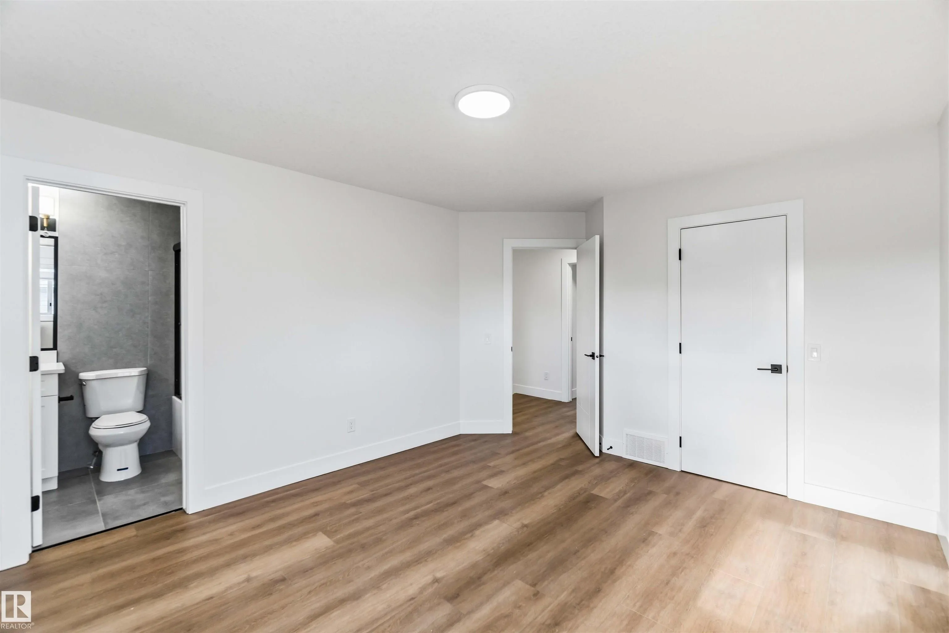 343 JILLINGS Crescent