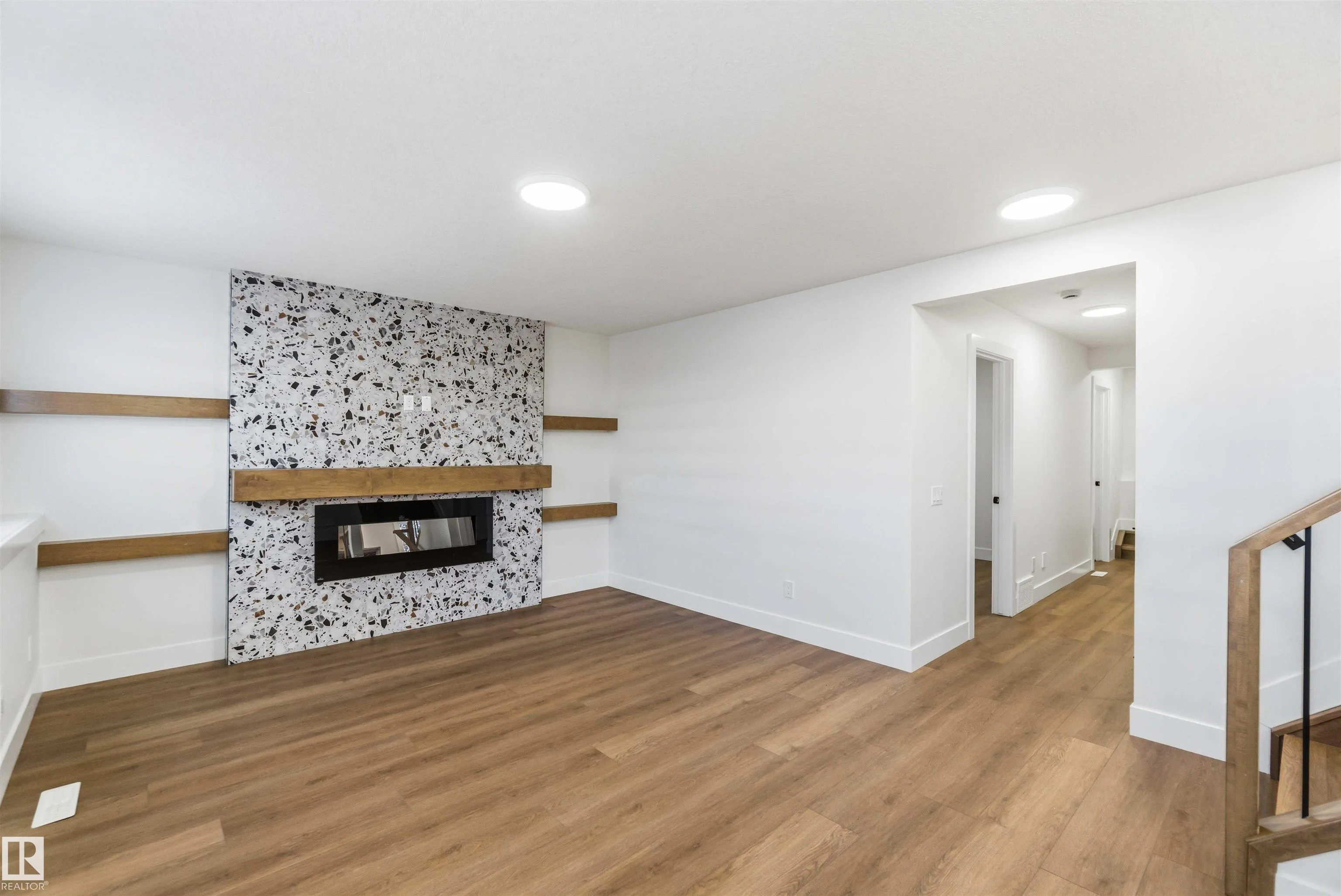 343 JILLINGS Crescent