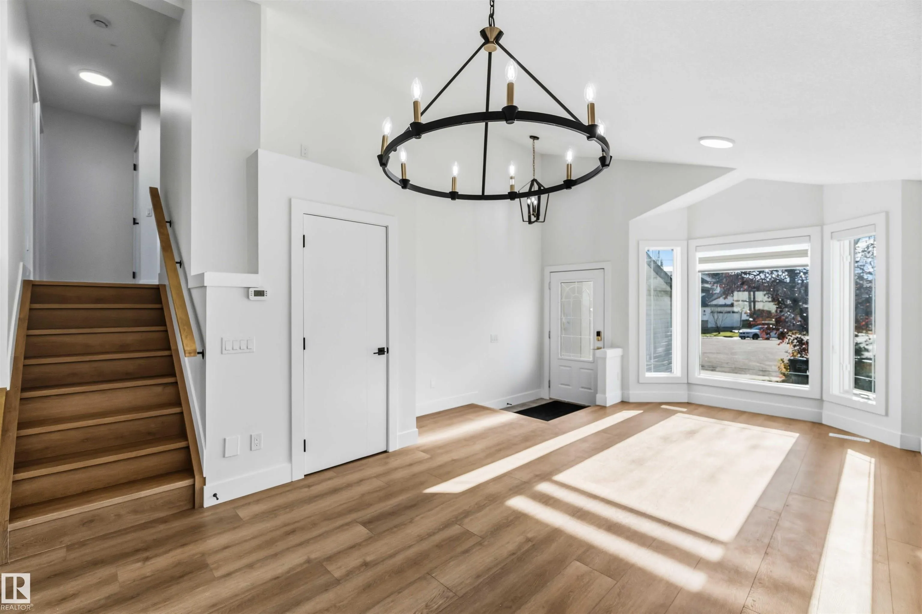 343 JILLINGS Crescent