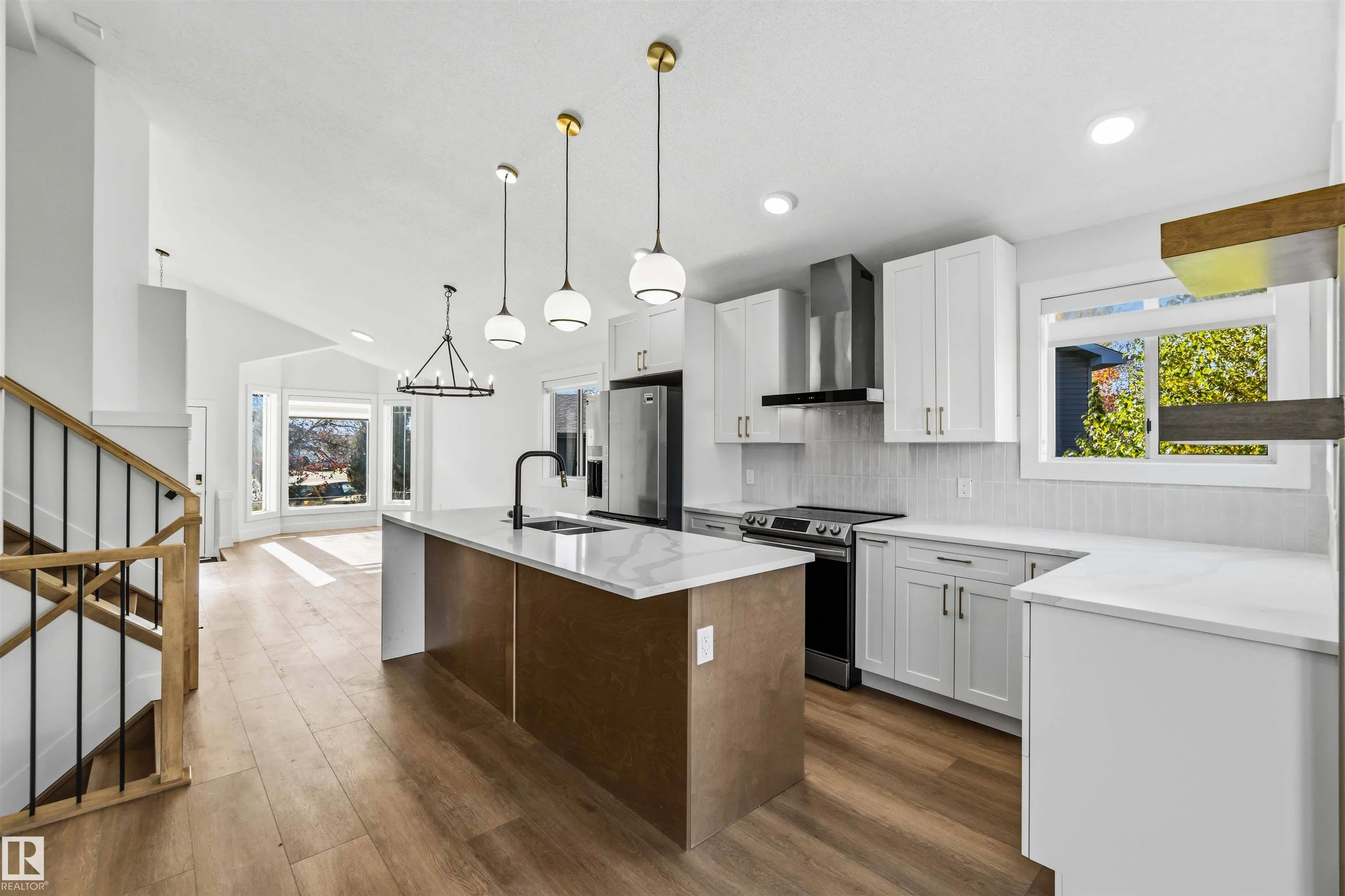 343 JILLINGS Crescent