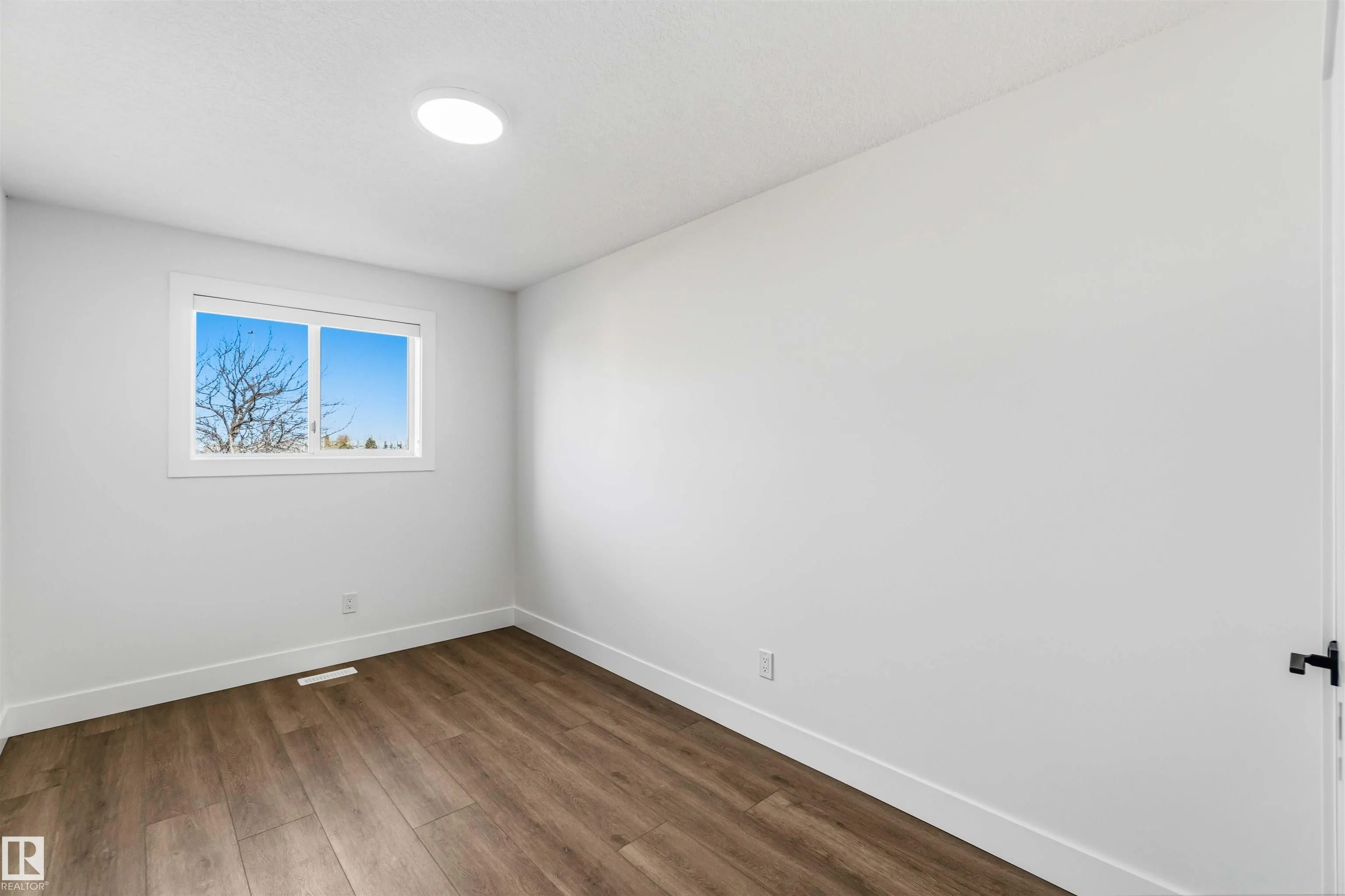 343 JILLINGS Crescent