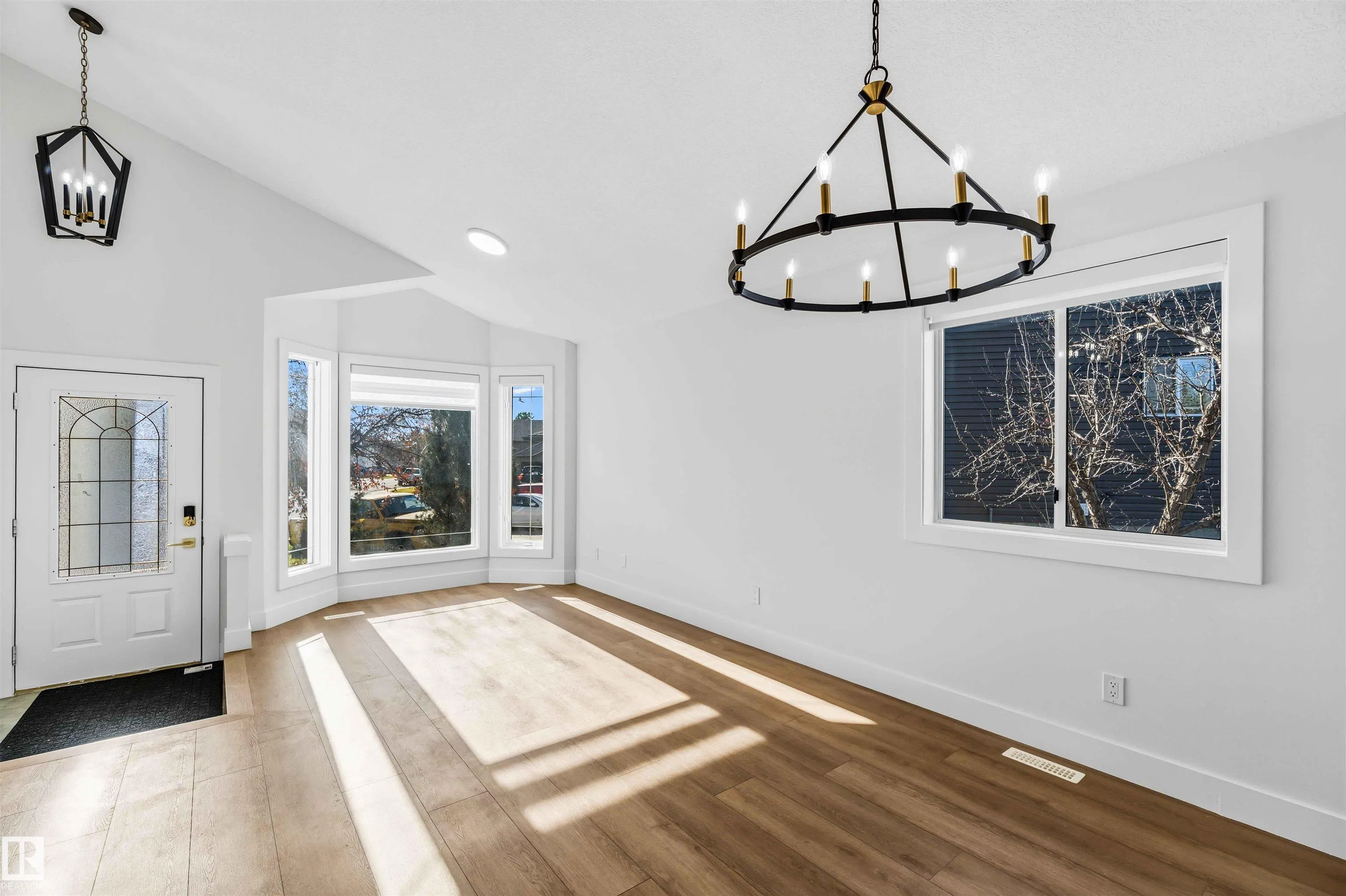 343 JILLINGS Crescent