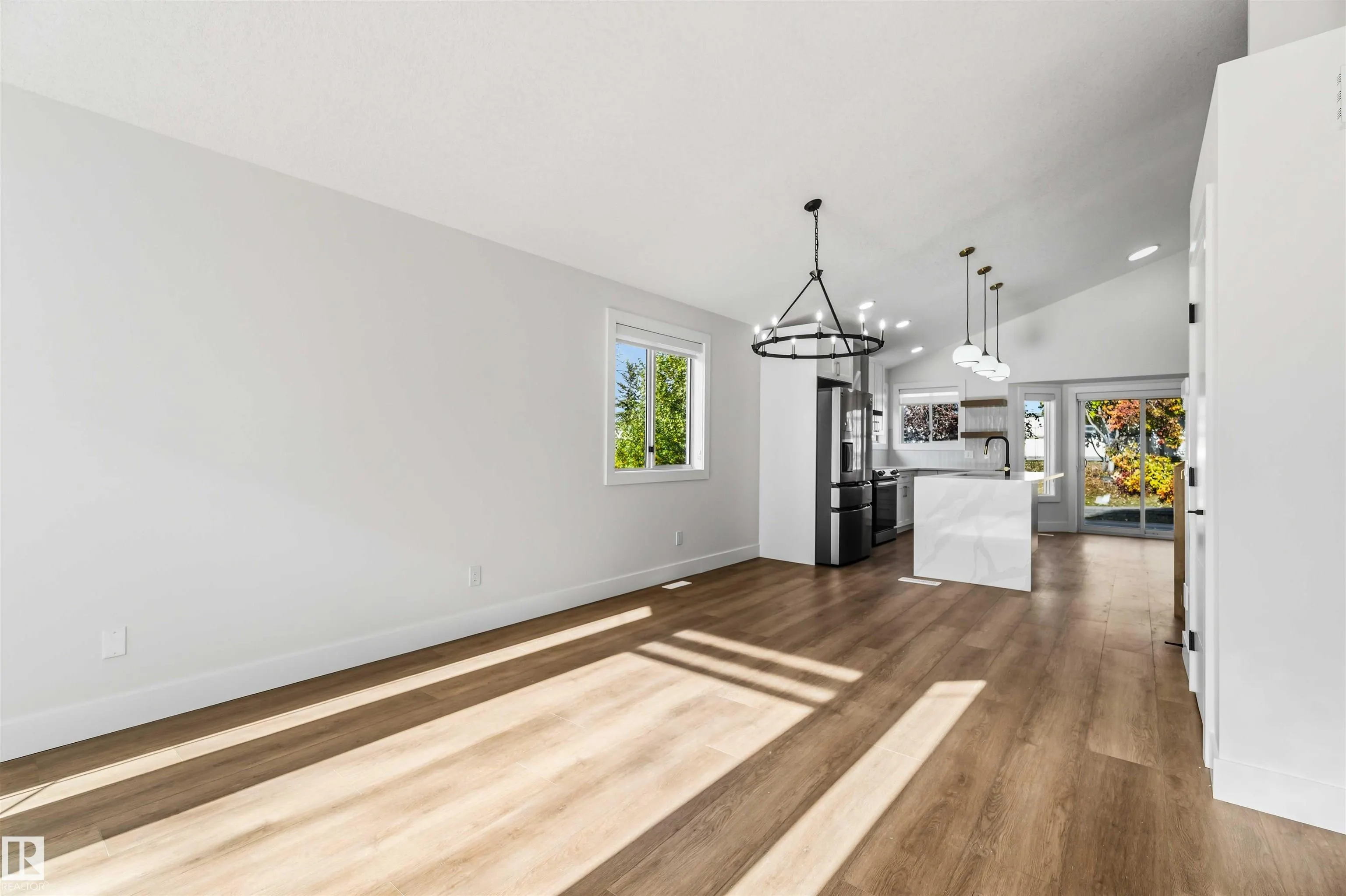 343 JILLINGS Crescent