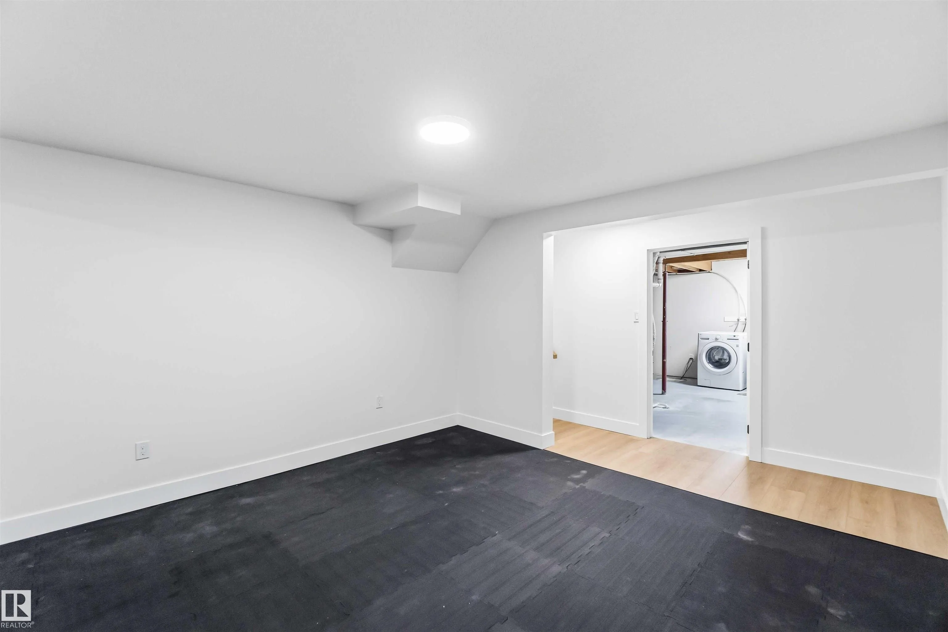 343 JILLINGS Crescent
