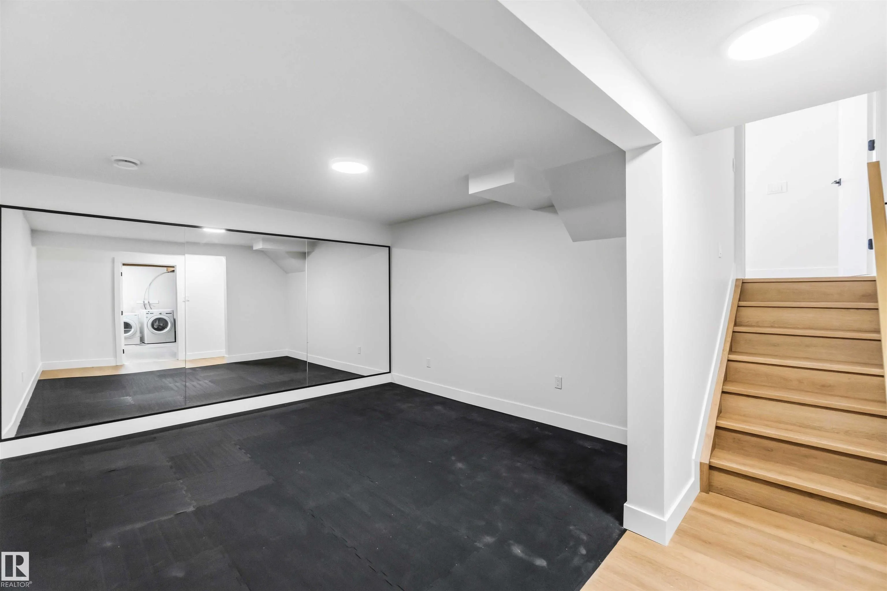 343 JILLINGS Crescent