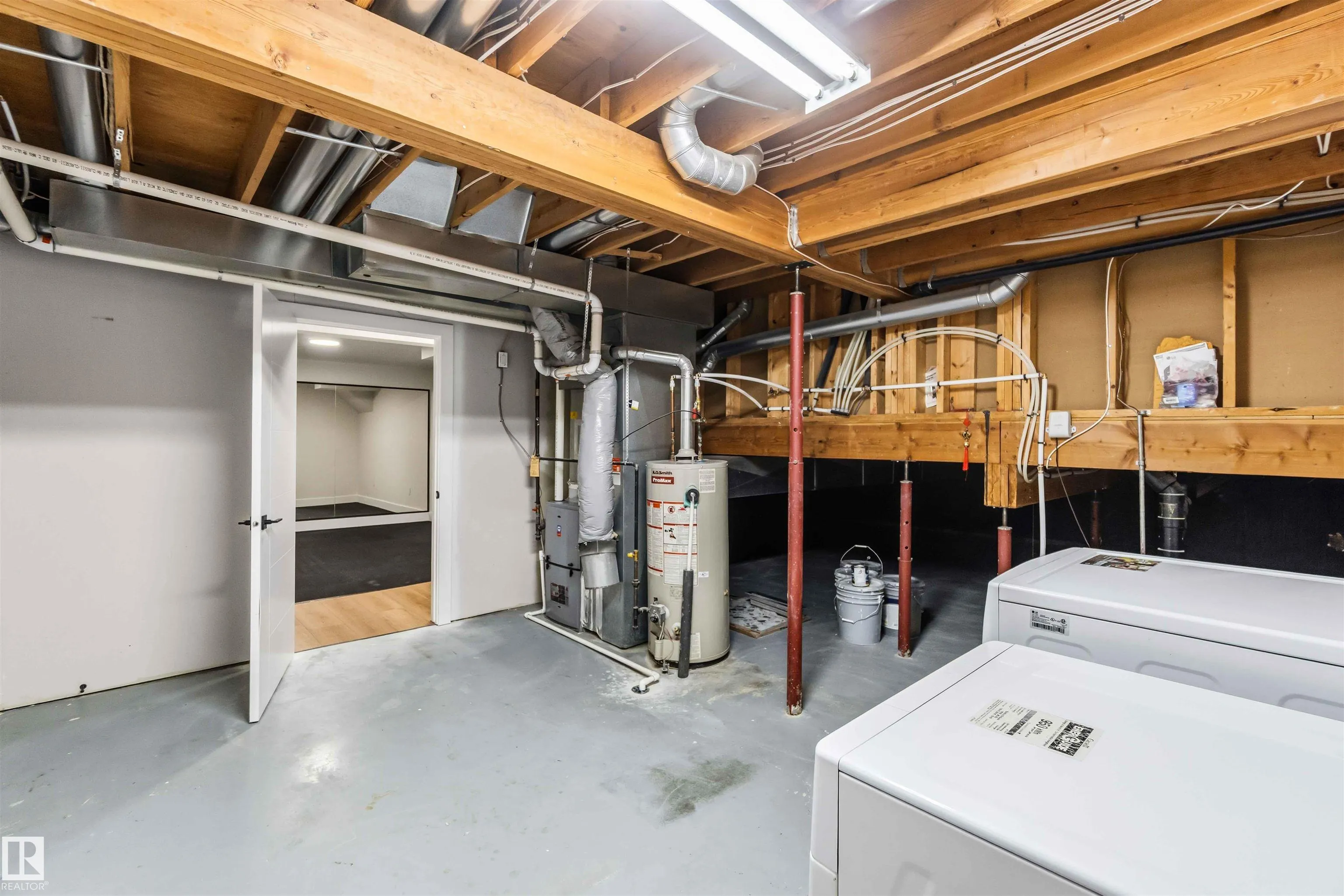 343 JILLINGS Crescent