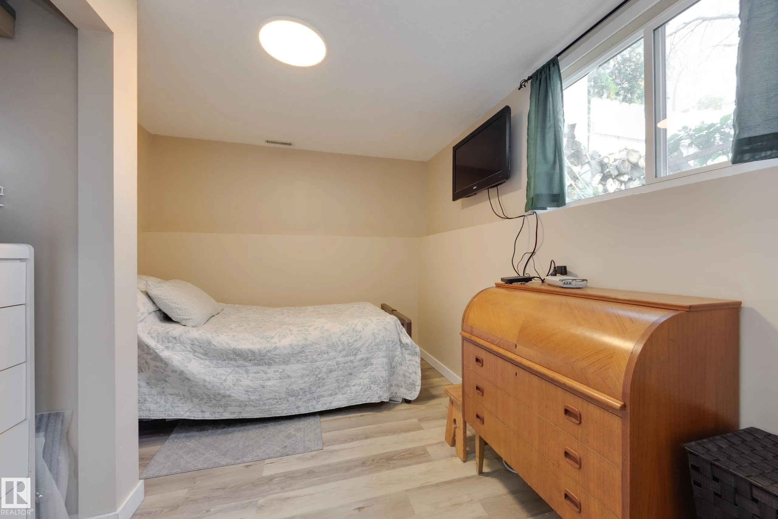 1 ANITA Crescent