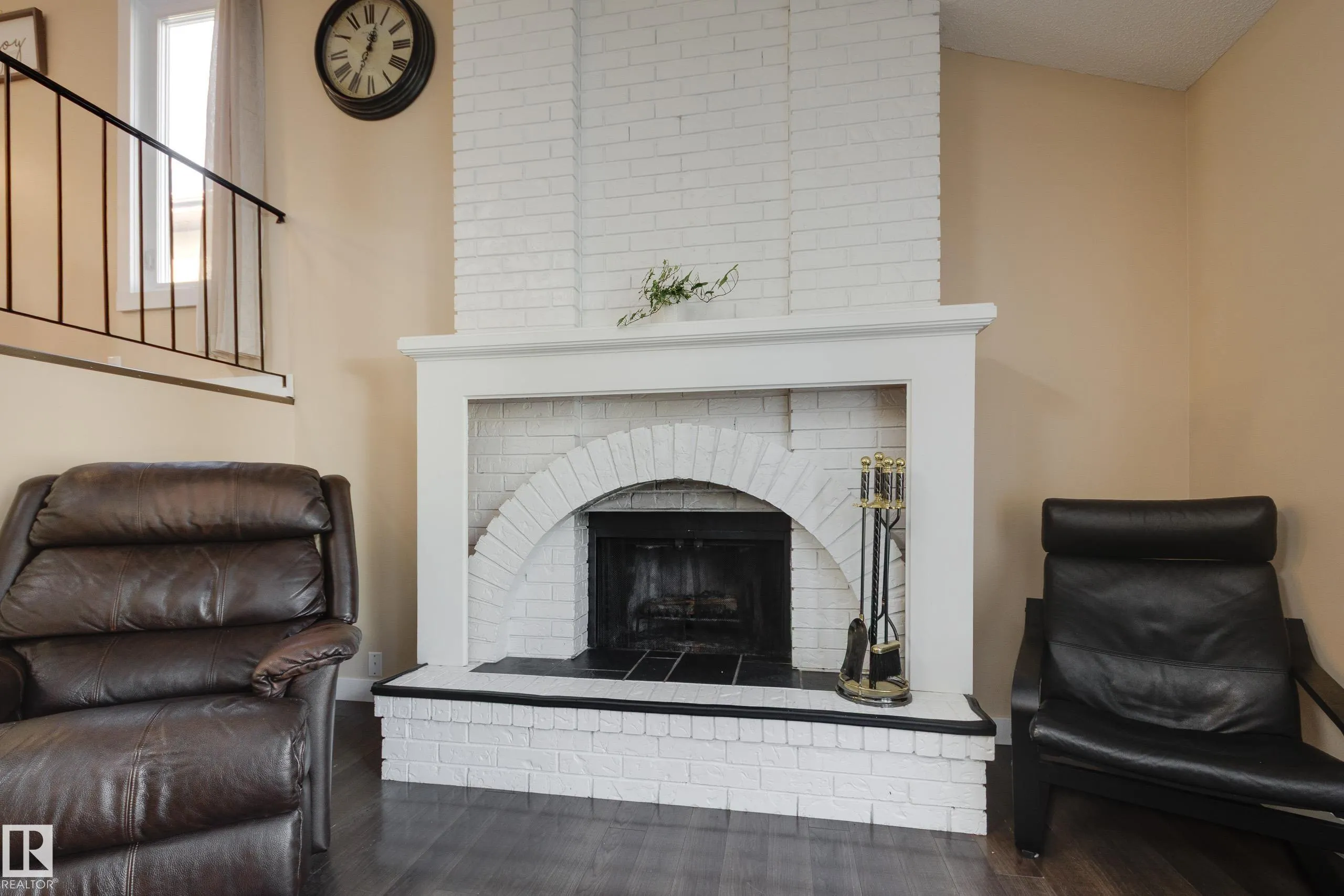1 ANITA Crescent