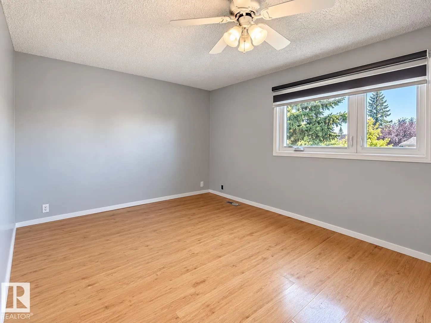 355 KIRKPATRICK Crescent