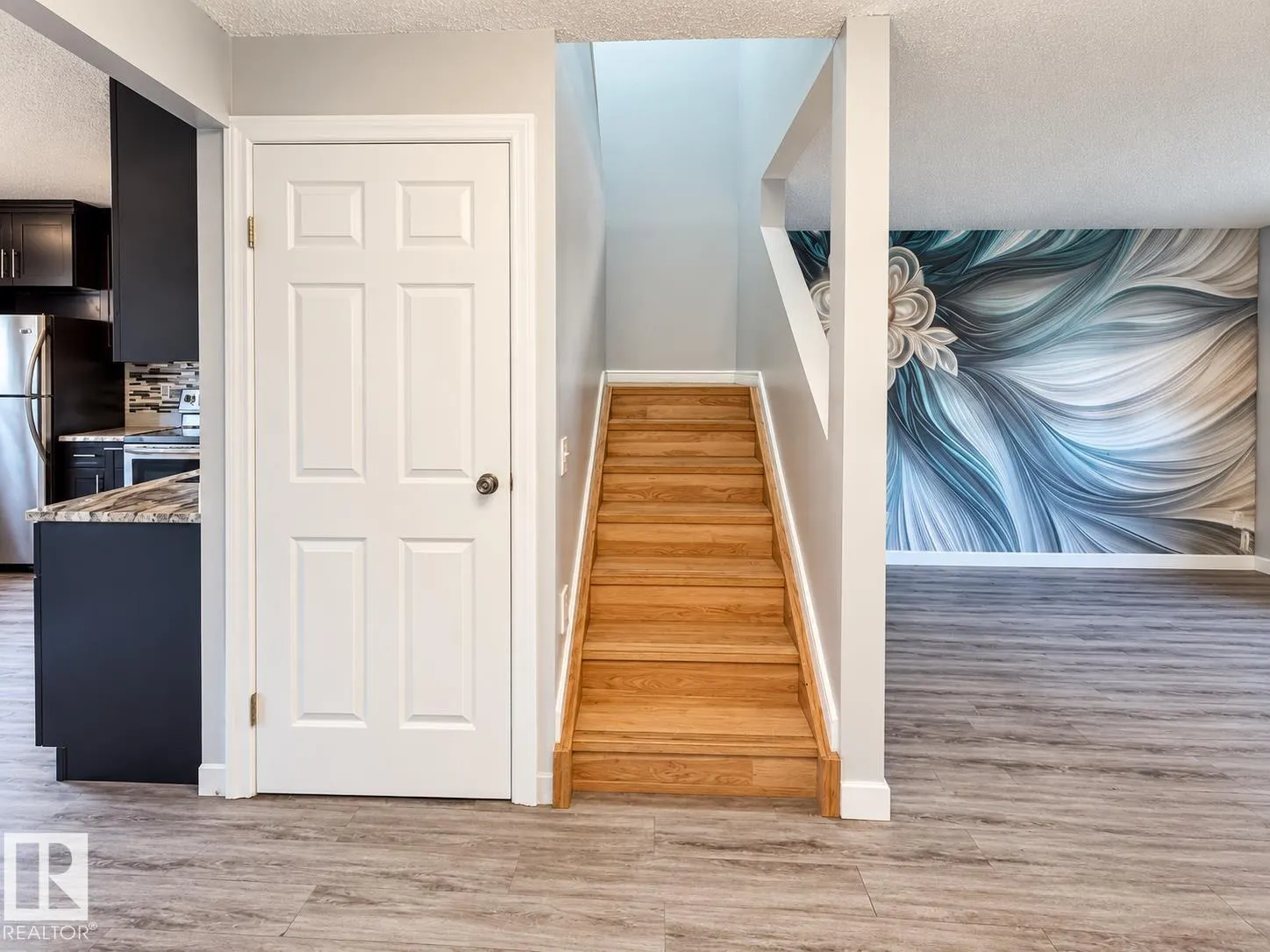 355 KIRKPATRICK Crescent