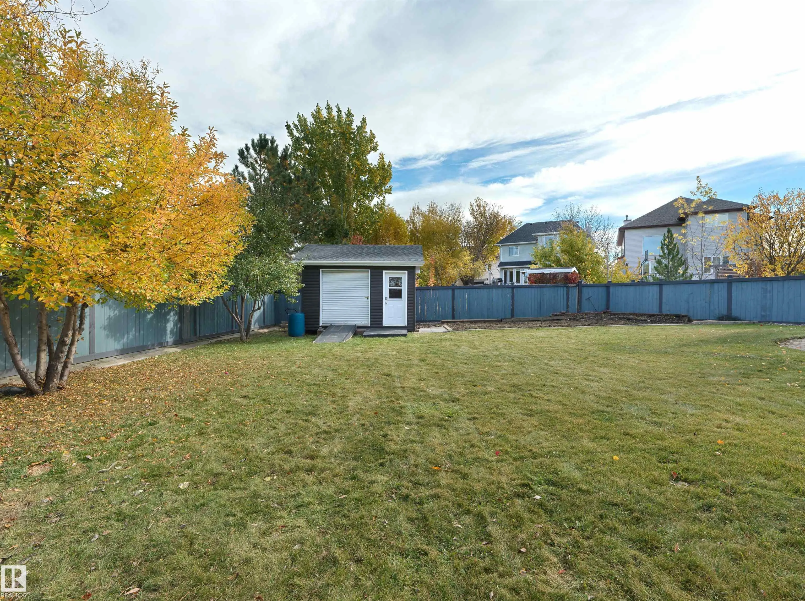 1320 BARNES Close