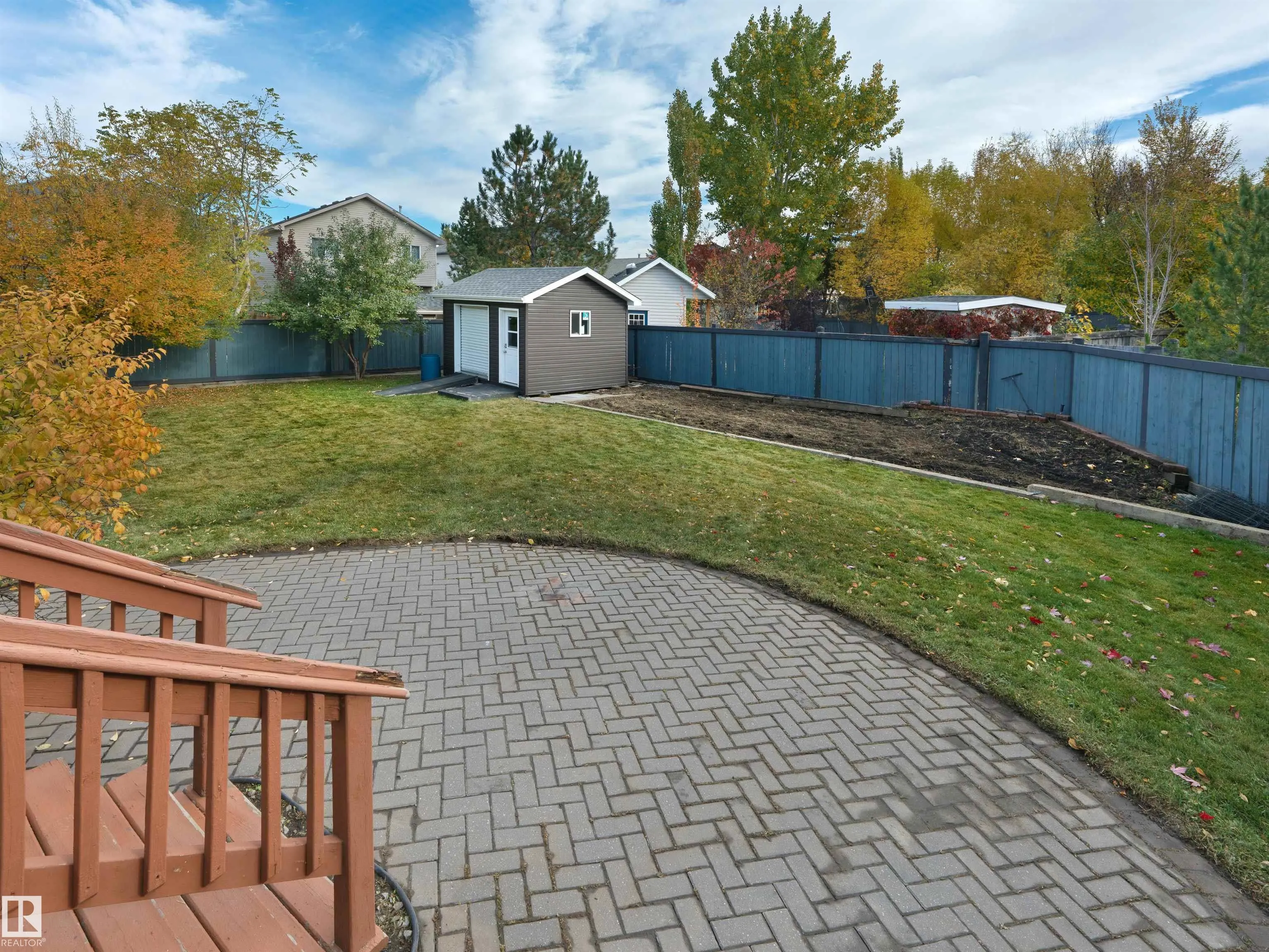 1320 BARNES Close