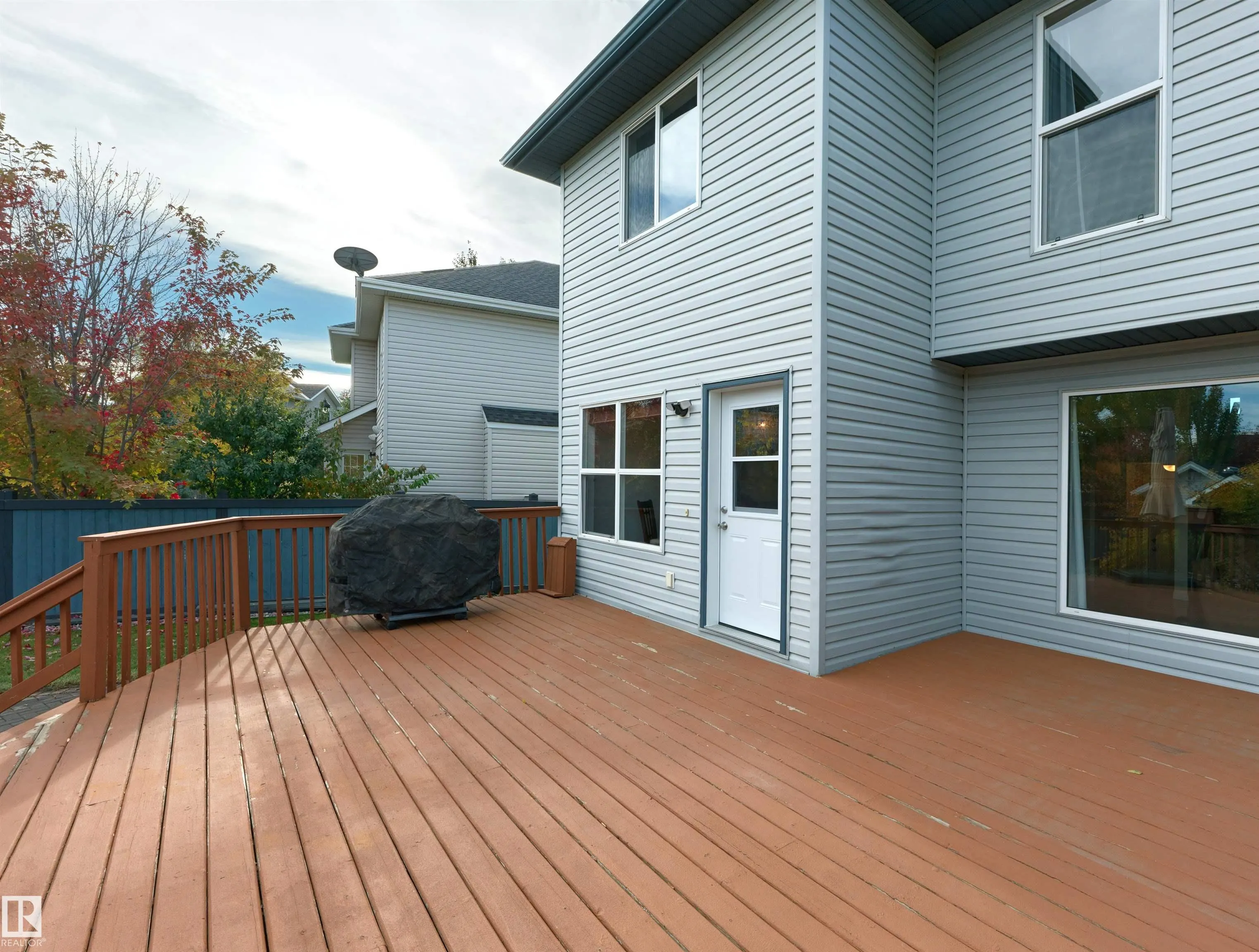 1320 BARNES Close