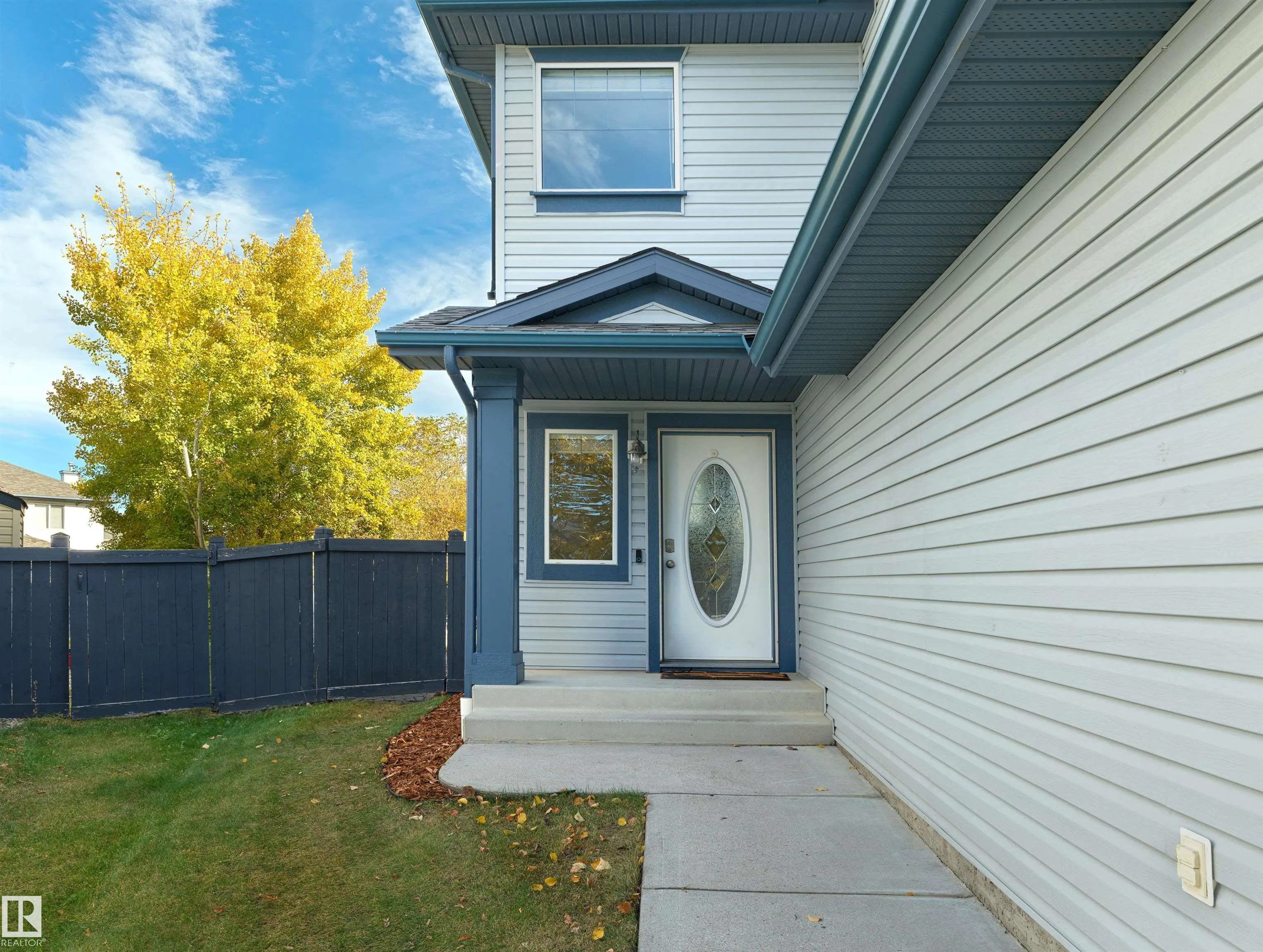 1320 BARNES Close