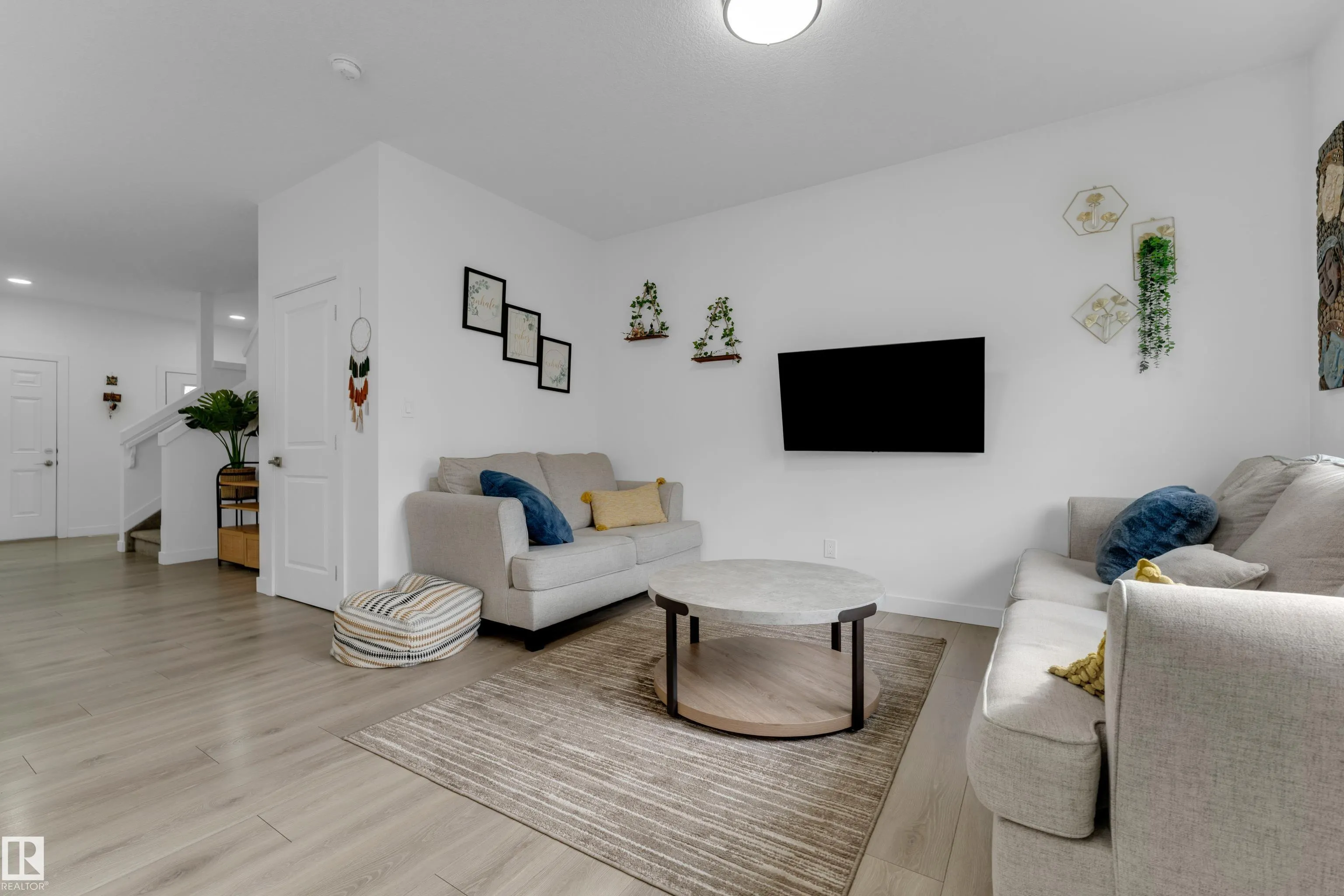 5230 KINNEY Place