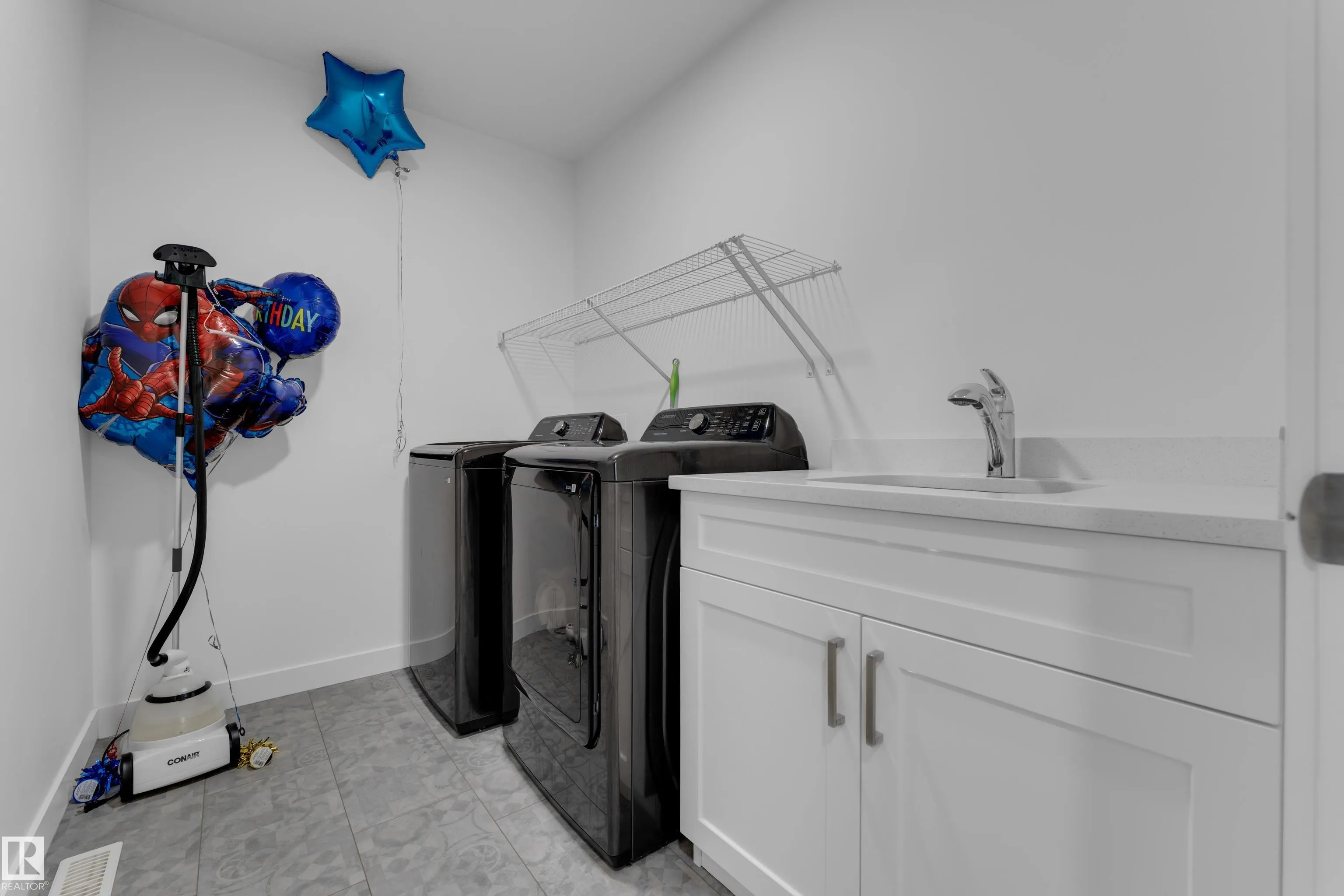 5230 KINNEY Place