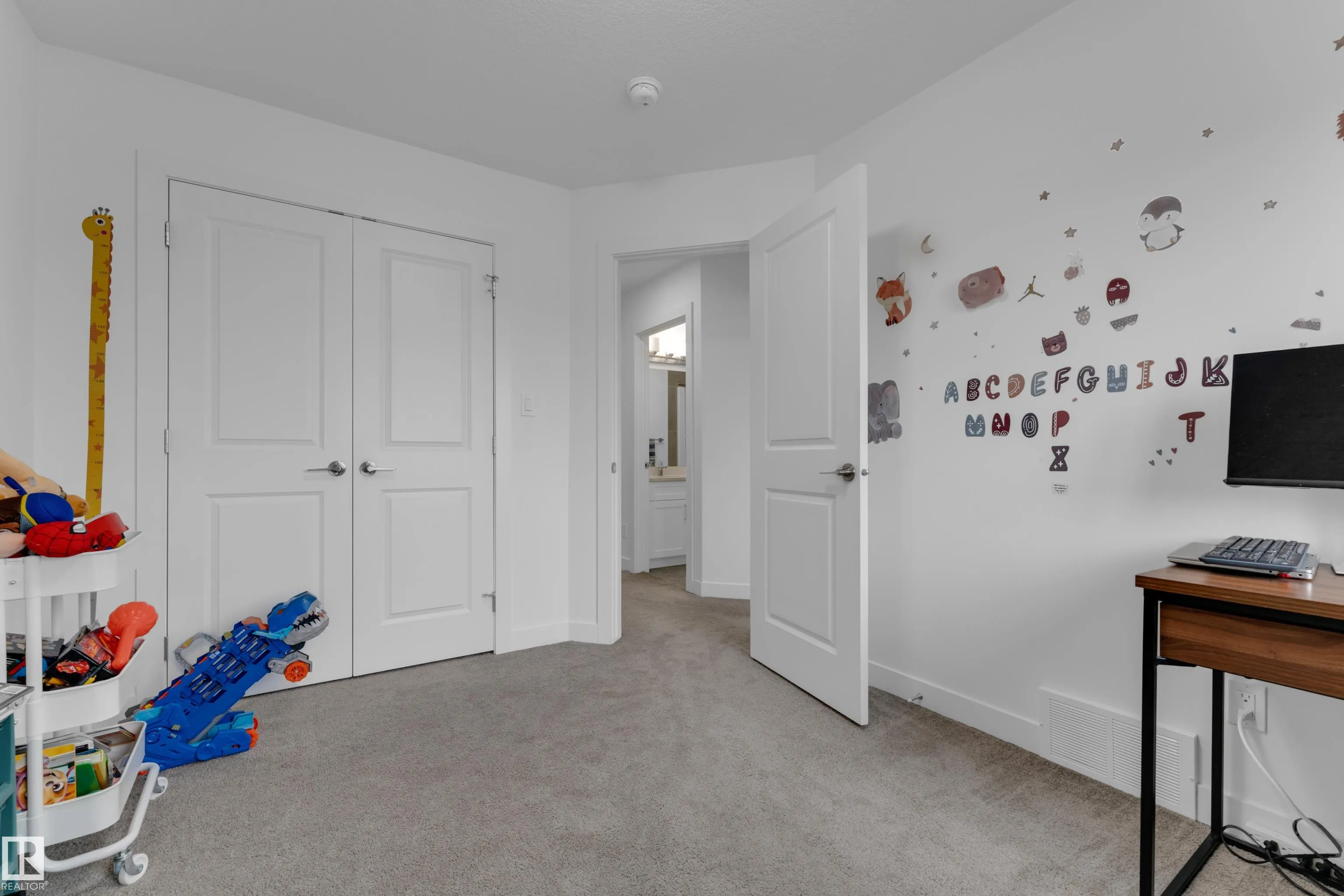5230 KINNEY Place