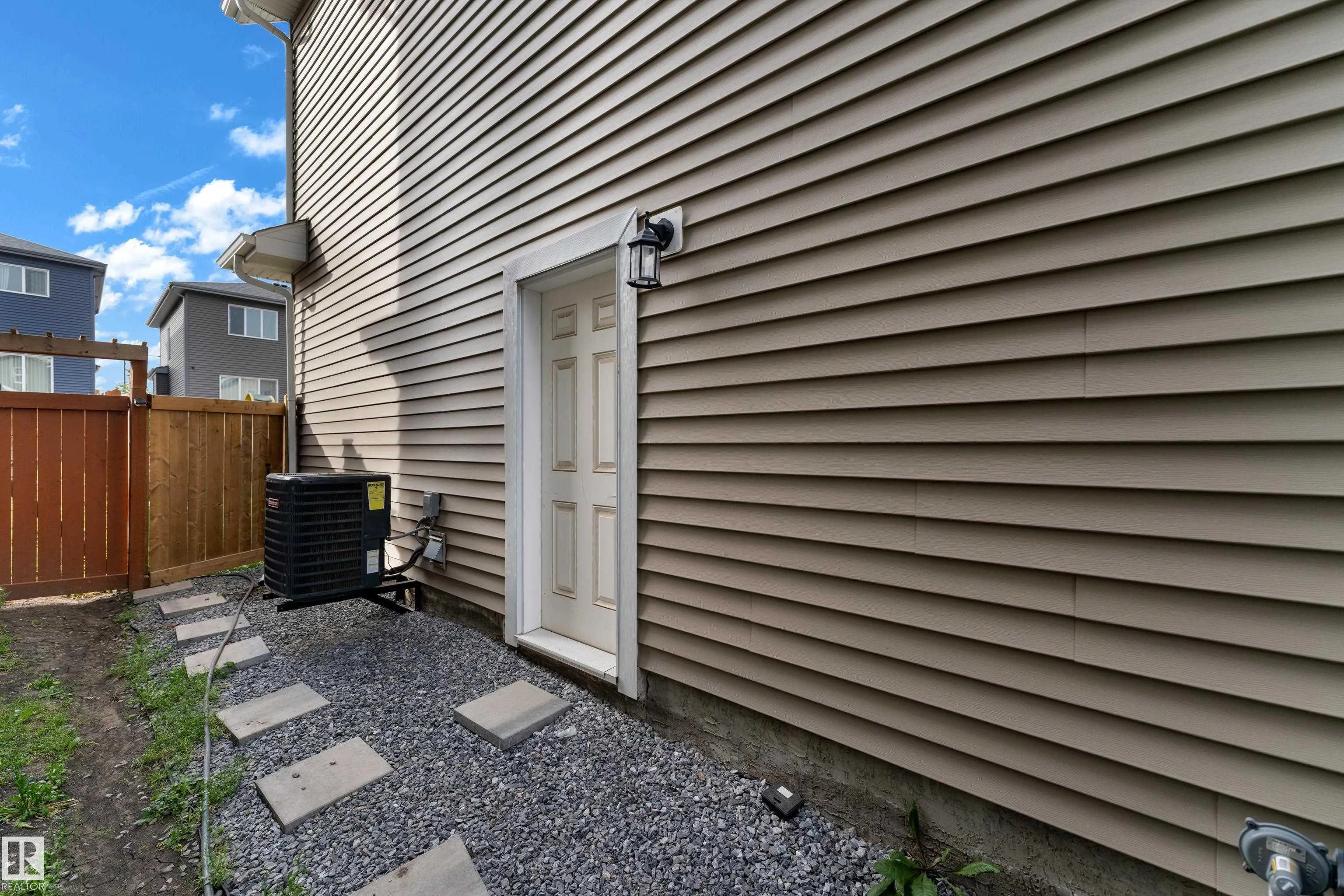 5230 KINNEY Place