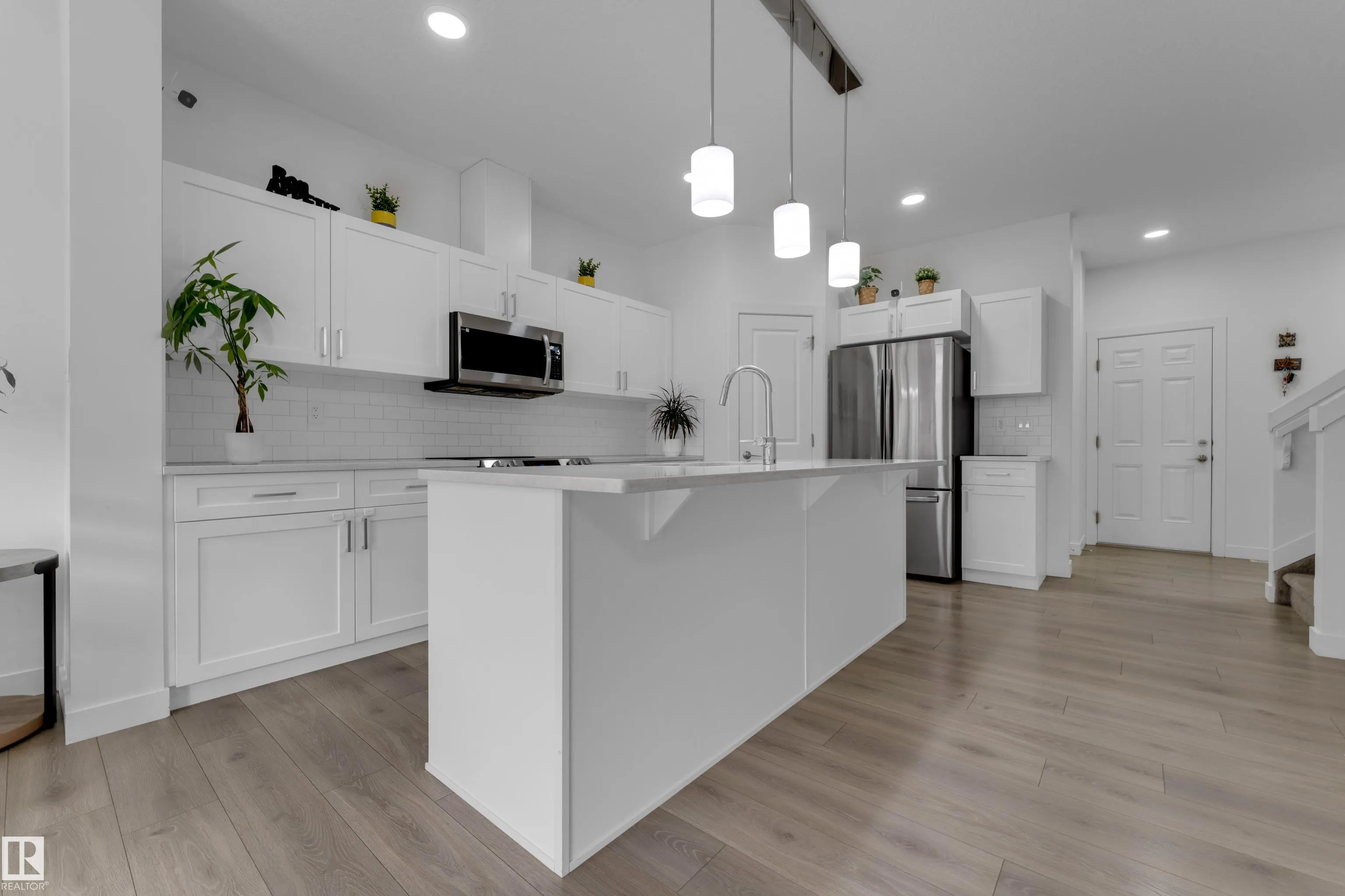 5230 KINNEY Place