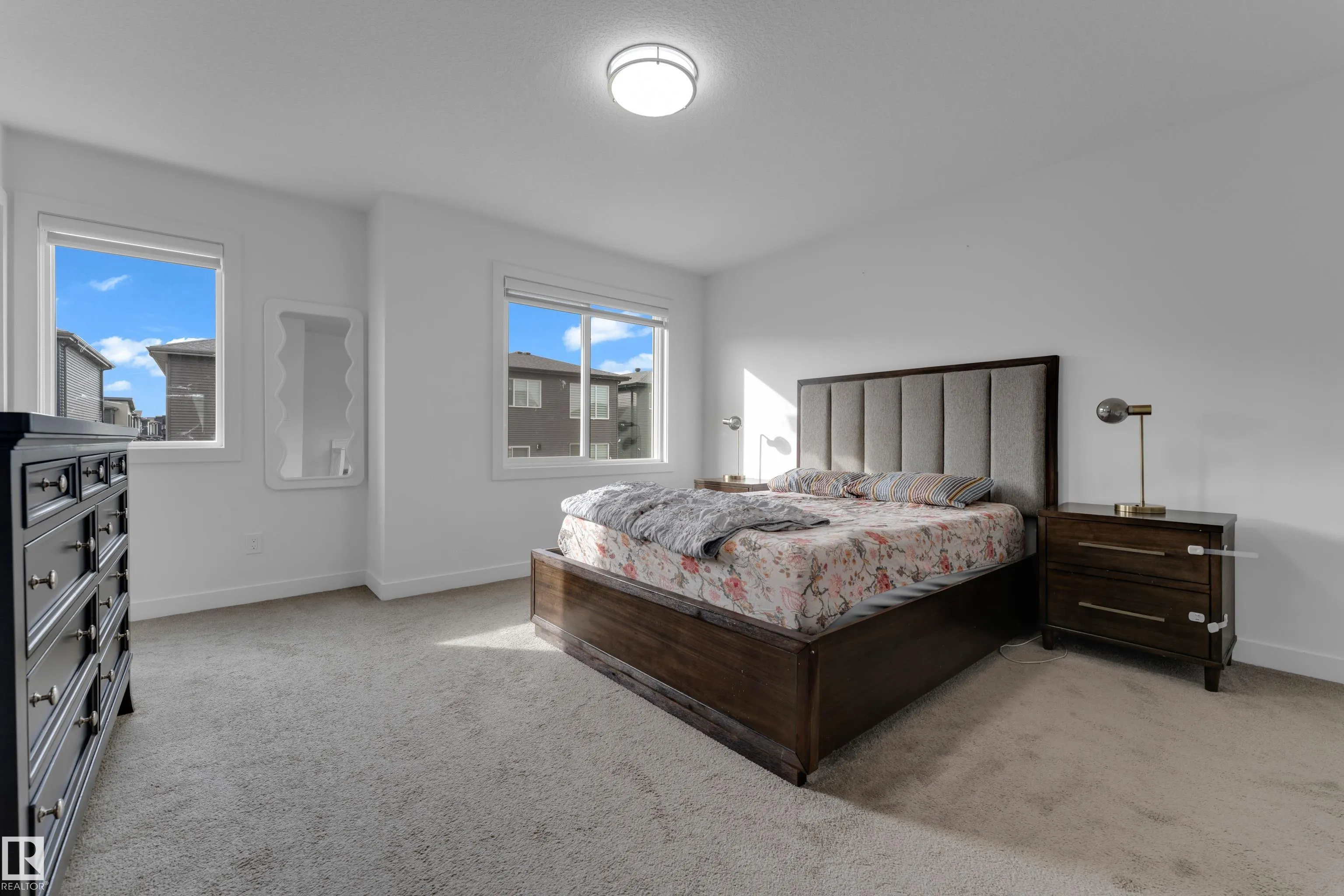 5230 KINNEY Place